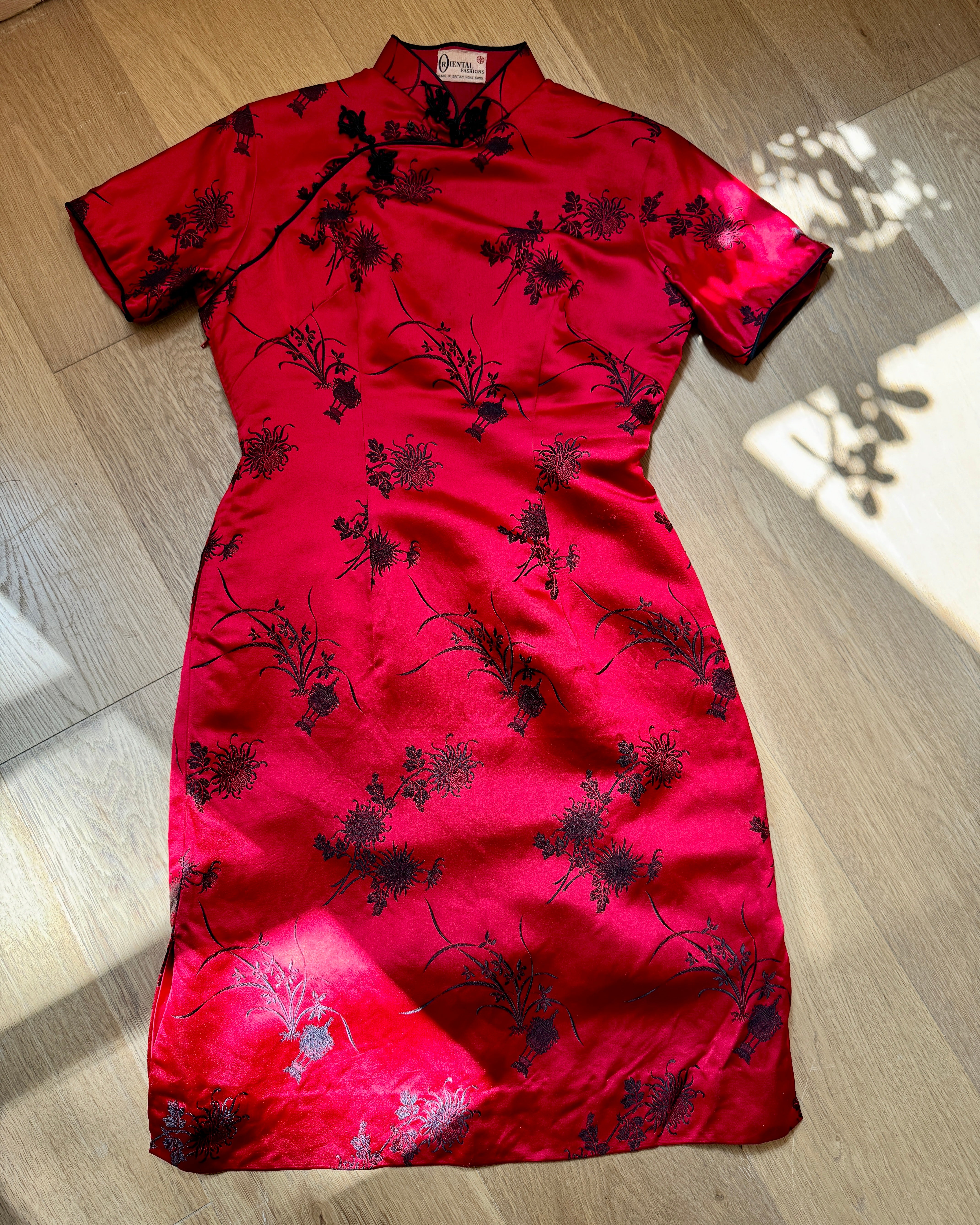 Vintage 1950s 1960s Cheongsam Red Satin Cocktail Dress with Black Damask Chrysanthemum Motifs Made in British Hong Kong M