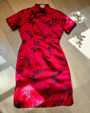 Vintage 1950s 1960s Cheongsam Red Satin Cocktail Dress with Black Damask Chrysanthemum Motifs Made in British Hong Kong M