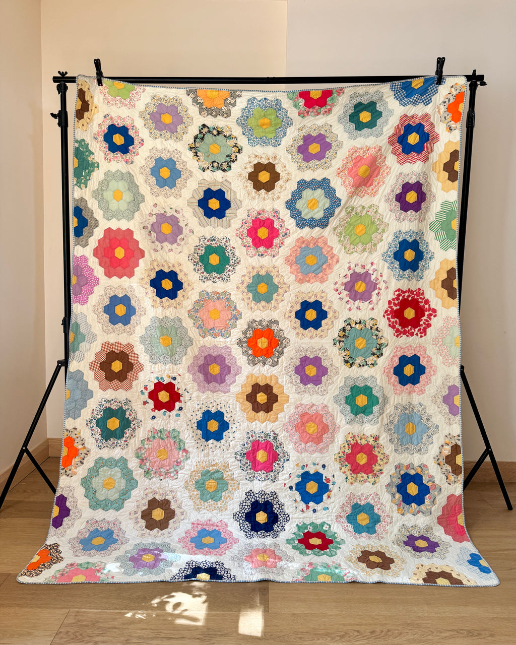 Vintage Grandmothers Flower Garden Patchwork Cotton Quilt Blanket