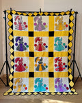 Vintage Sunbonnet Sue Yellow and Black Check with Dutch Girls in Bonnets Patchwork Cotton Quilt Blanket With Scalloped Edge