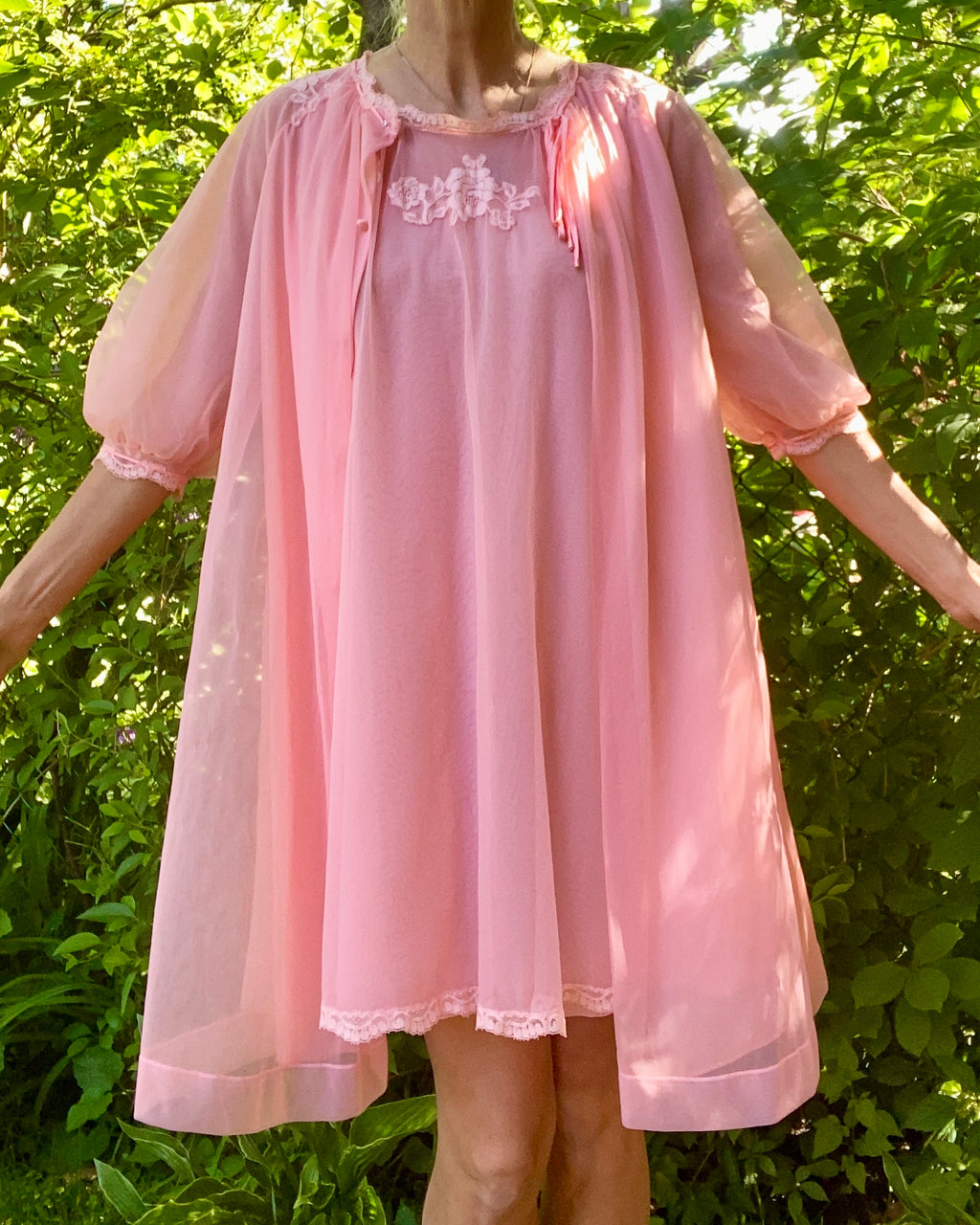 Vintage 1950s 1960s GOSSARD ARTEMIS Chiffon Short Blush Peach Peignoir Set with Mini Slip Dress with Lace Size S or SM