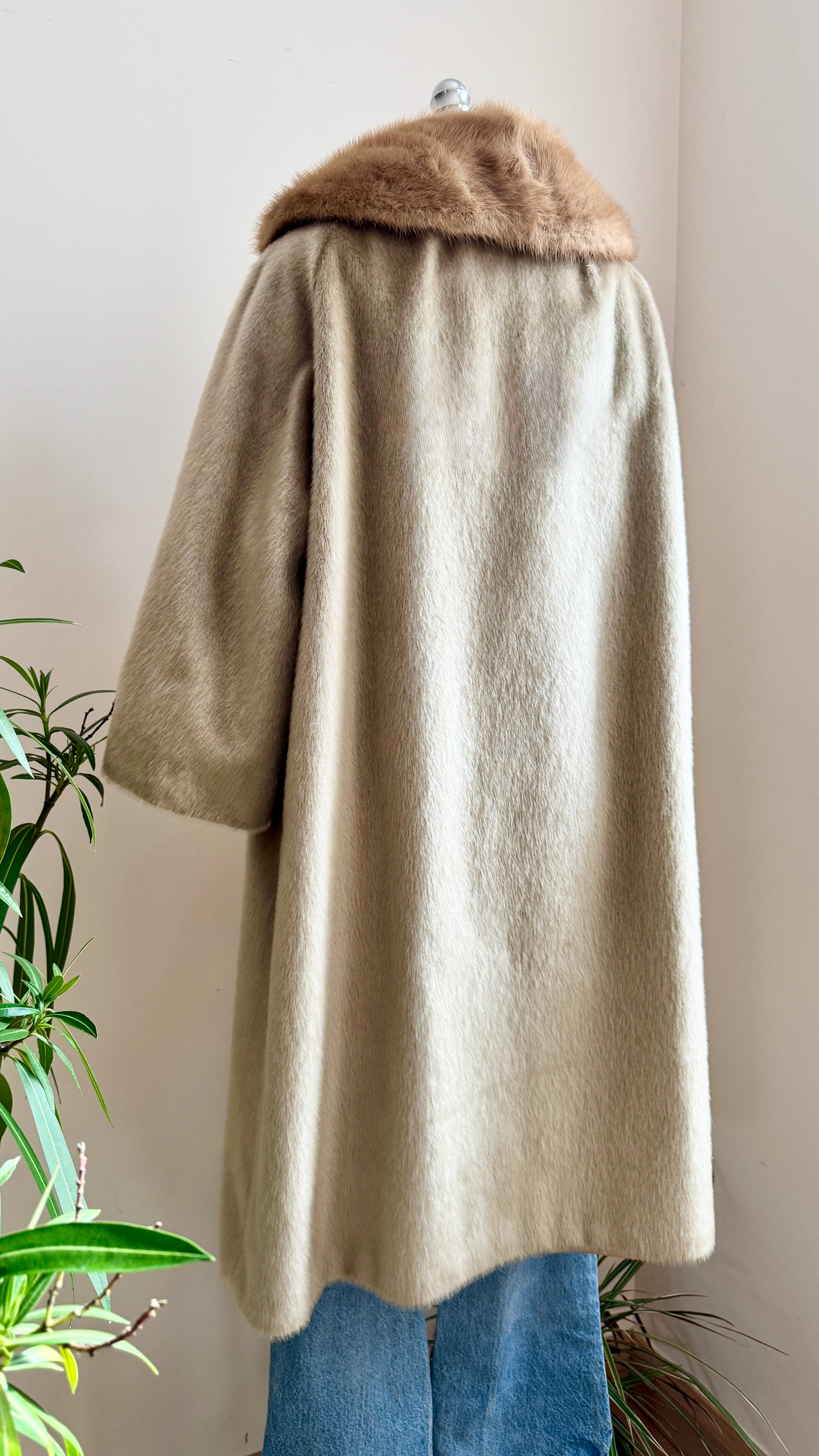 Vintage 1960s The HIGBEE Company Cleveland Blonde Faux Fur with Real Mink Collar Double Breasted Coat Union Made in USA M *New Condition