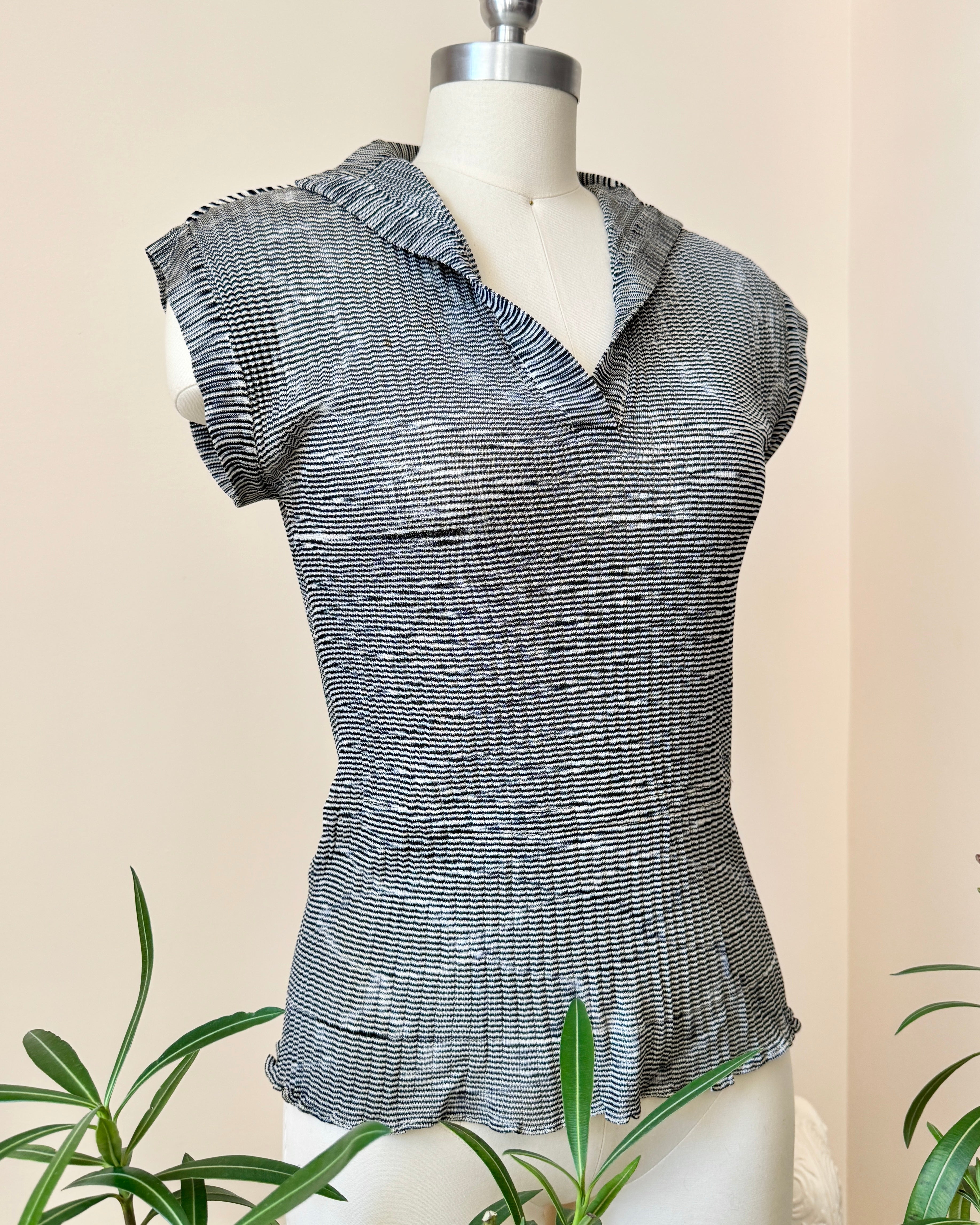 Vintage 1970s MISSONI Black and White Space Dye Knit Jersey Cap Sleeve Top Henley Made in Italy M