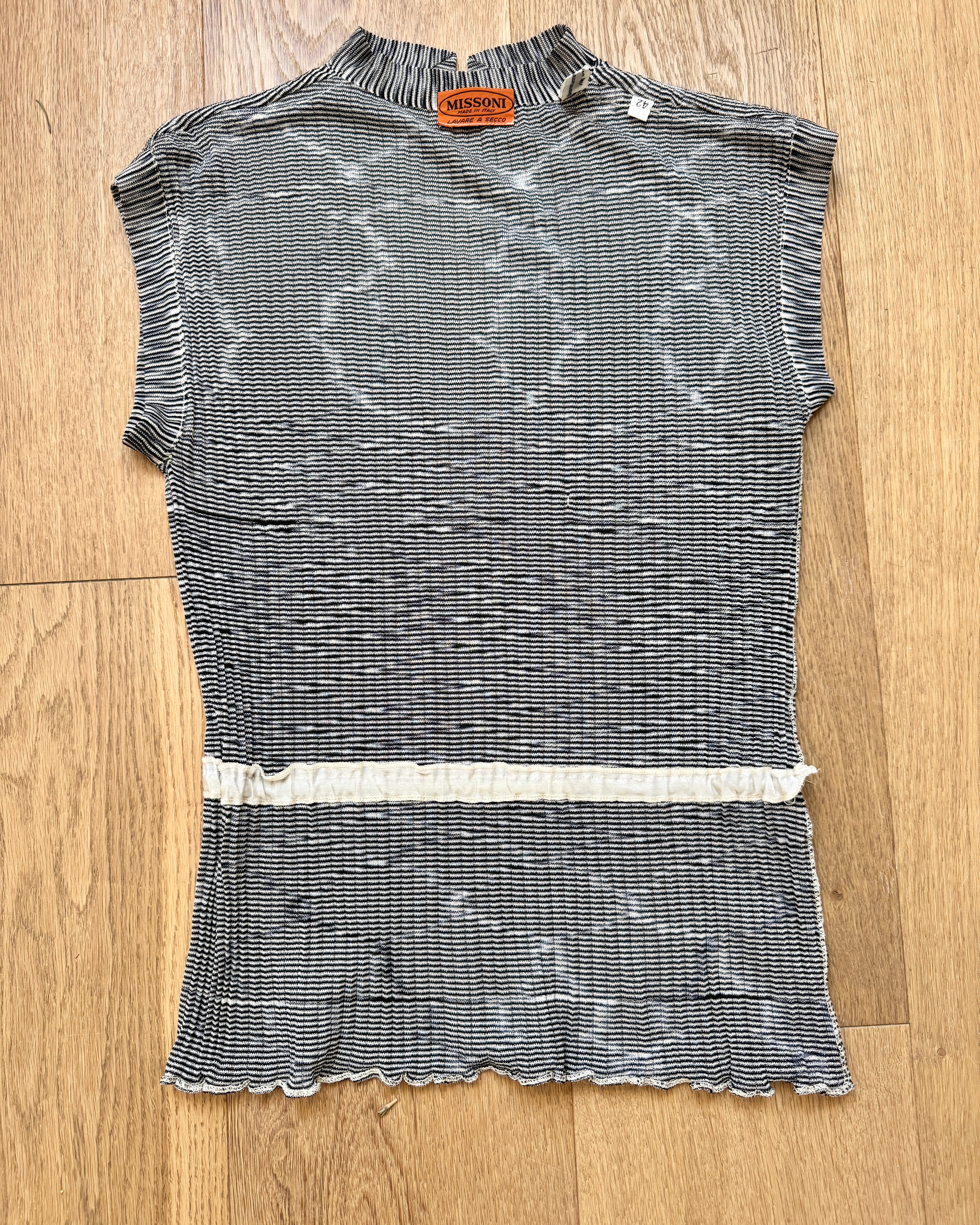 Vintage 1970s MISSONI Black and White Space Dye Knit Jersey Cap Sleeve Top Henley Made in Italy M