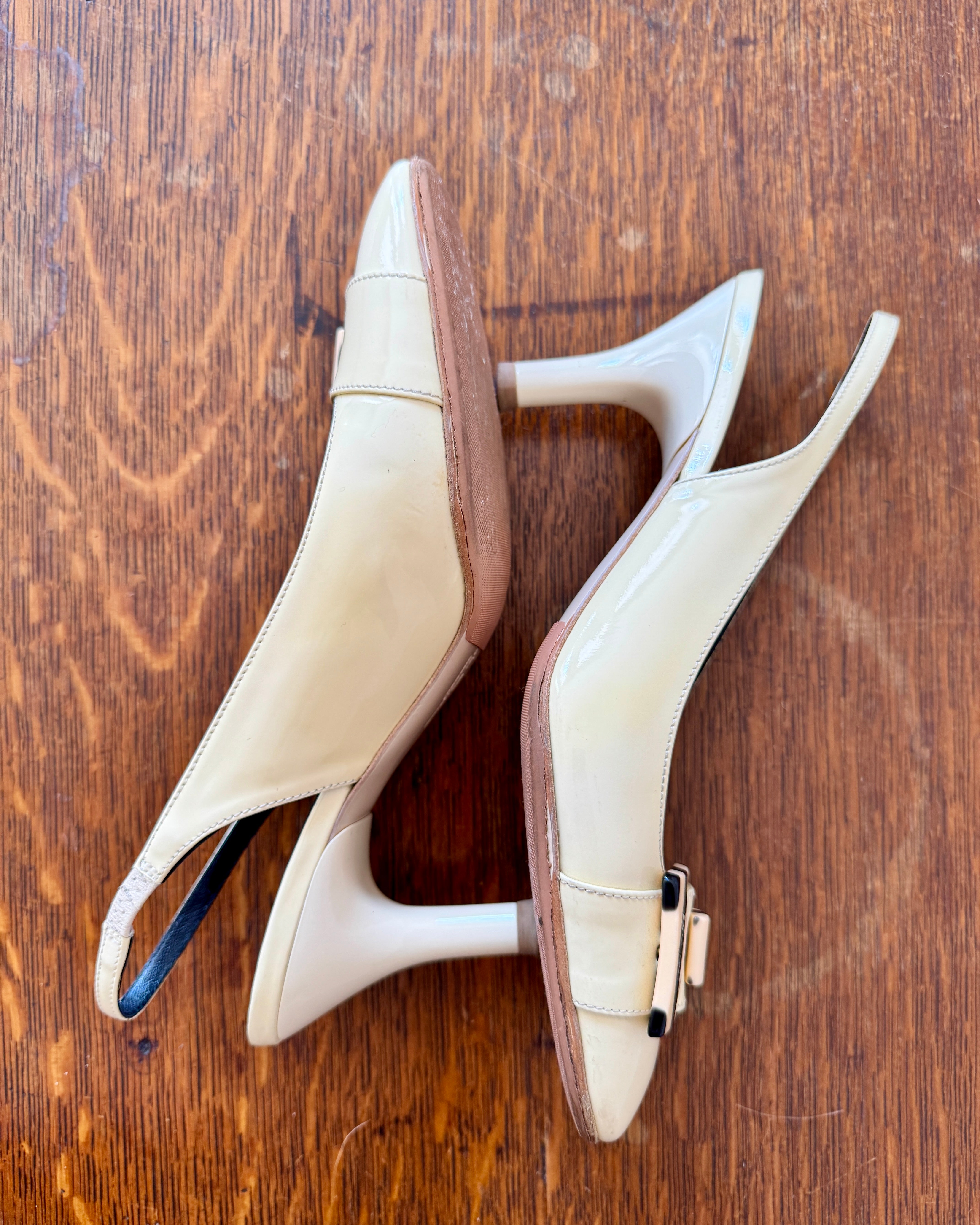 Vintage 1990s SALVATORE FERRAGAMO Cream Patent Leather Round Toe Sling Back Heels Shoes with Belt Buckle Size 8.5 B
