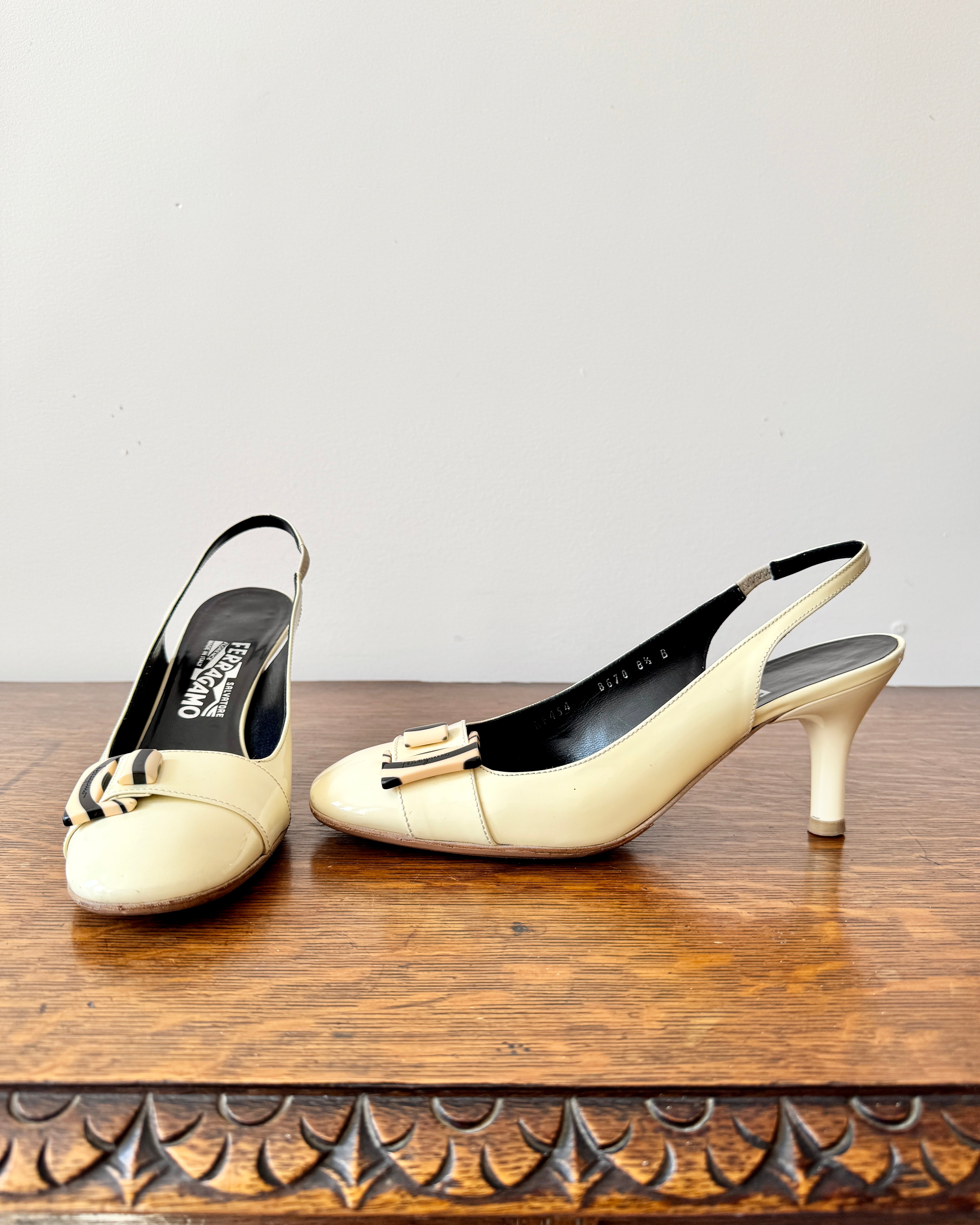 Vintage 1990s SALVATORE FERRAGAMO Cream Patent Leather Round Toe Sling Back Heels Shoes with Belt Buckle Size 8.5 B