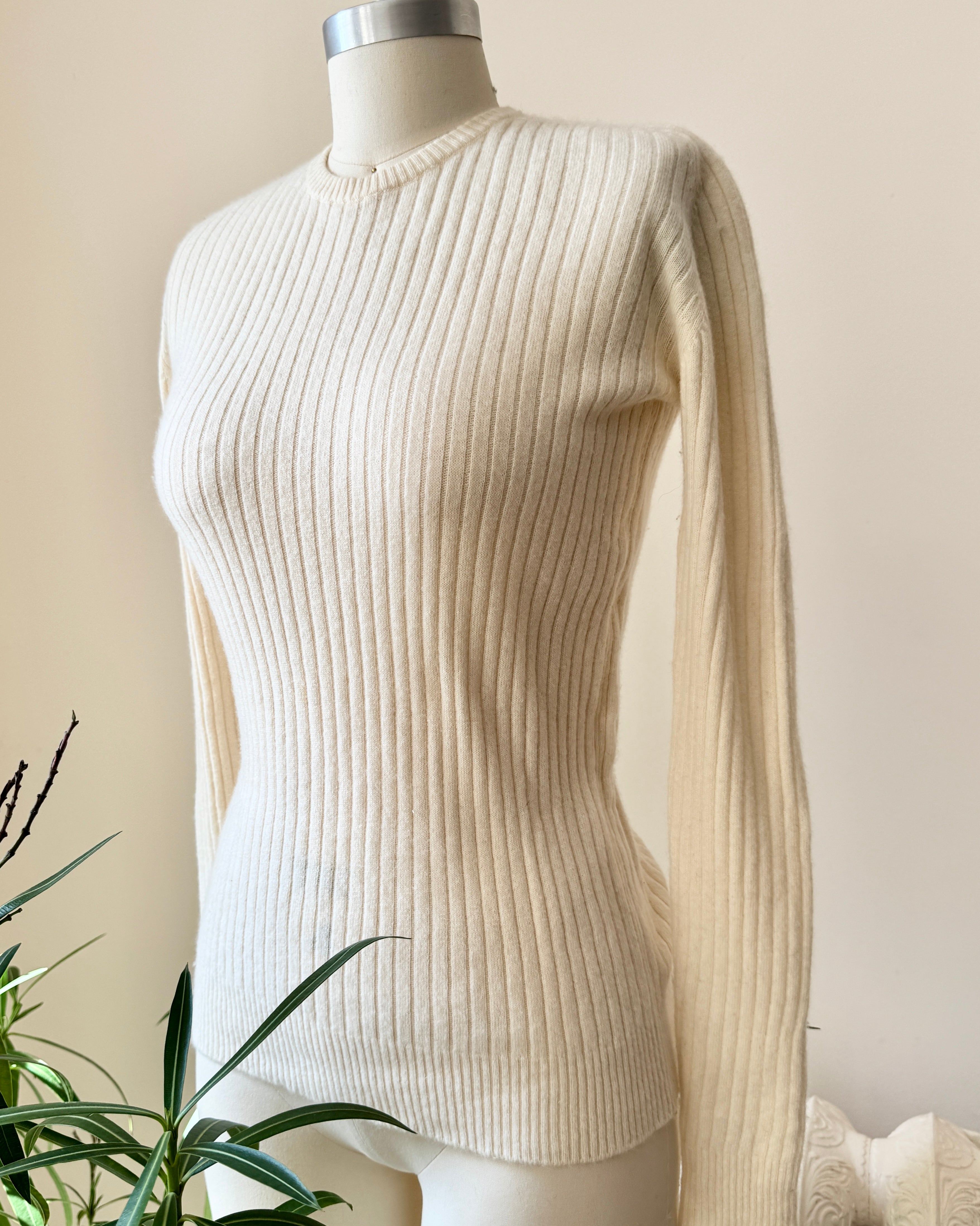 Vintage HOGG of HAWICK for Bond Street Boutique Ltd Cream Rib Cashmere Crew Neck Sweater Made in Scotland Size S or SM