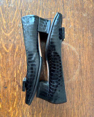 Vintage 1990s SALVATORE FERRAGAMO Garnir Black Croc Embossed Leather Square Toe with Bow and Block Heel Pumps Shoes Size 8.5B or 9