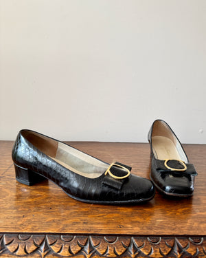 Vintage 1990s SALVATORE FERRAGAMO Garnir Black Croc Embossed Leather Square Toe with Bow and Block Heel Pumps Shoes Size 8.5B or 9