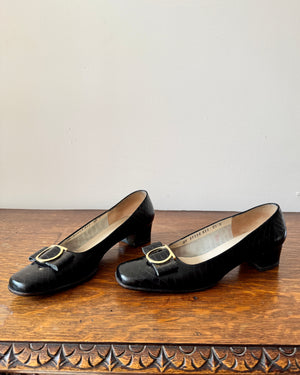Vintage 1990s SALVATORE FERRAGAMO Garnir Black Croc Embossed Leather Square Toe with Bow and Block Heel Pumps Shoes Size 8.5B or 9