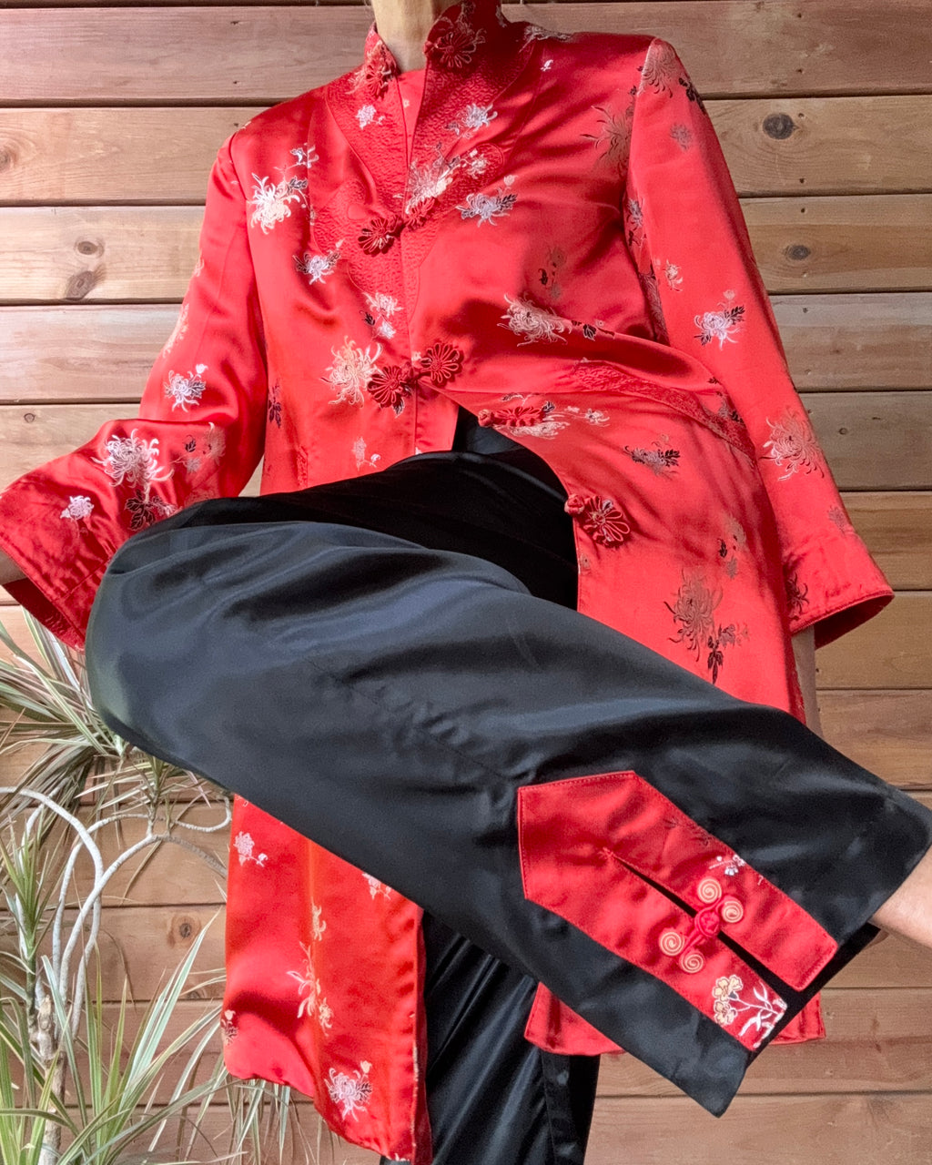 Vintage 1960s PEONY Red and Black Brocade Satin Jacket Coat Tunic and Pant Pyjama Lounge Set Size 6