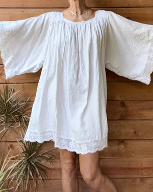 Antique White Linen Church Smock Gathered Loose Dress / Tunic with Cotton Crochet Lace Trim