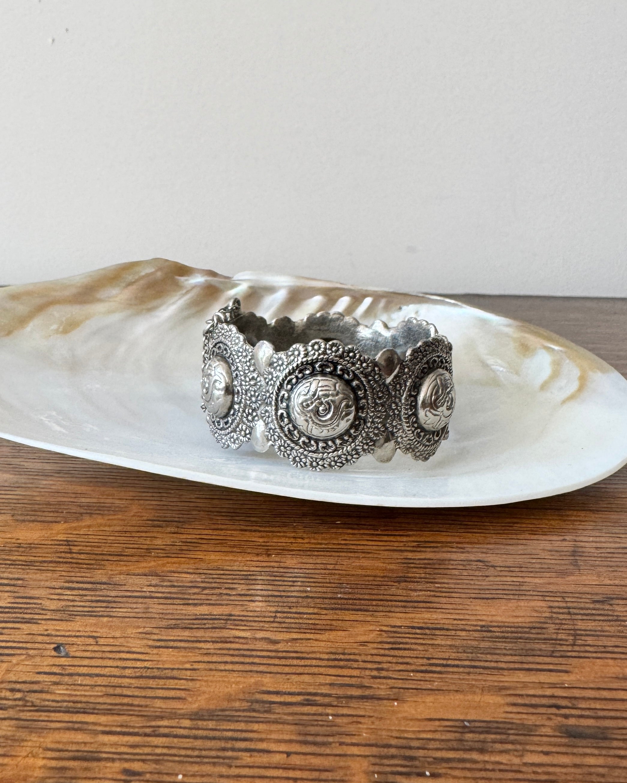 Vintage Silver Floral Engraved Scalloped Cuff Bangle Bracelet