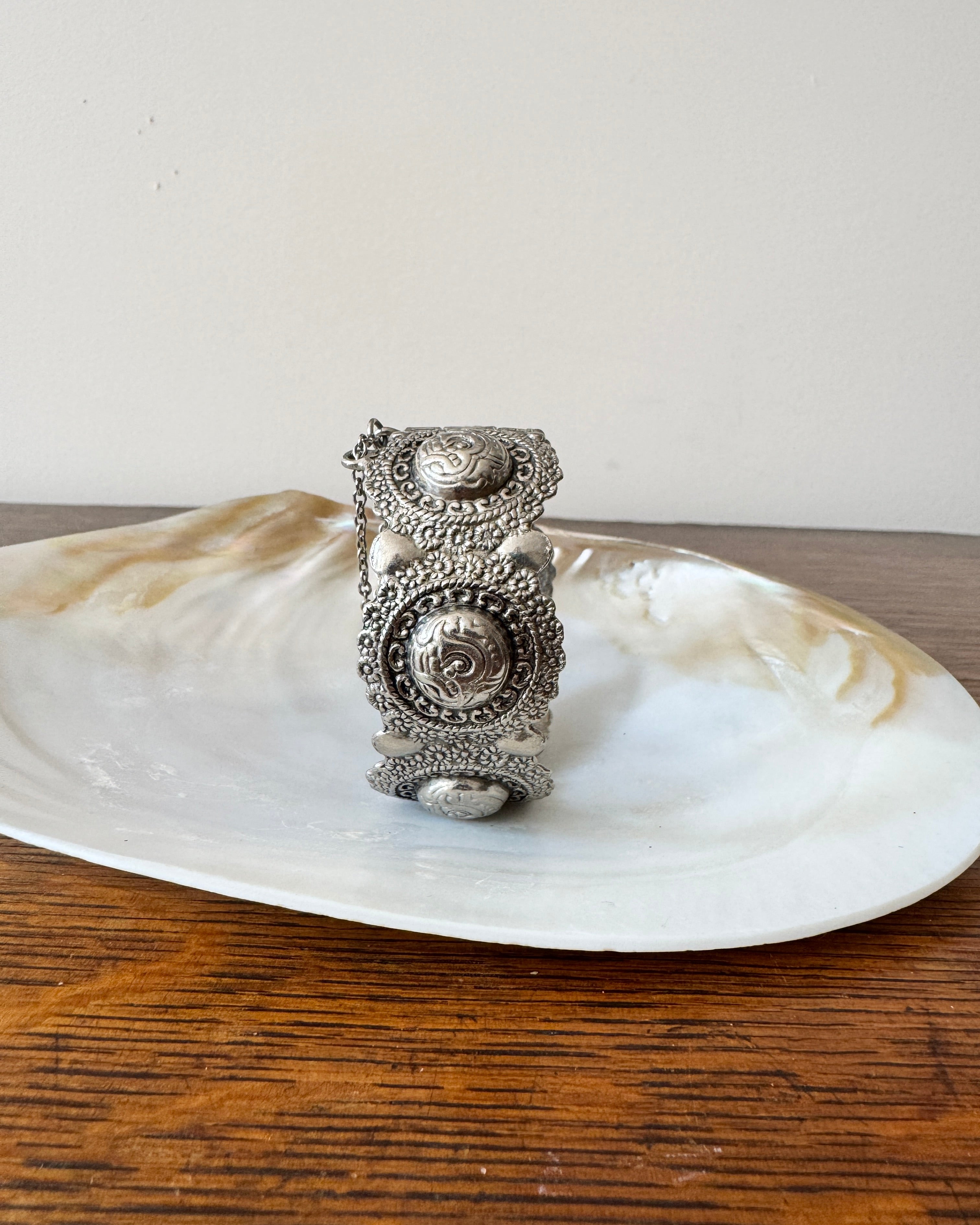 Vintage Silver Floral Engraved Scalloped Cuff Bangle Bracelet