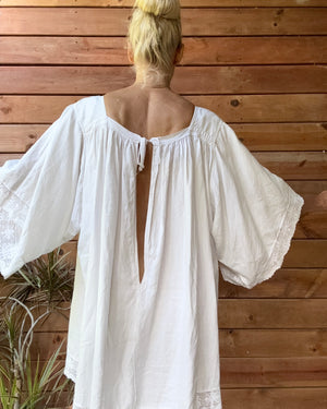 Antique White Linen Church Smock Gathered Loose Dress / Tunic with Cotton Crochet Lace Trim