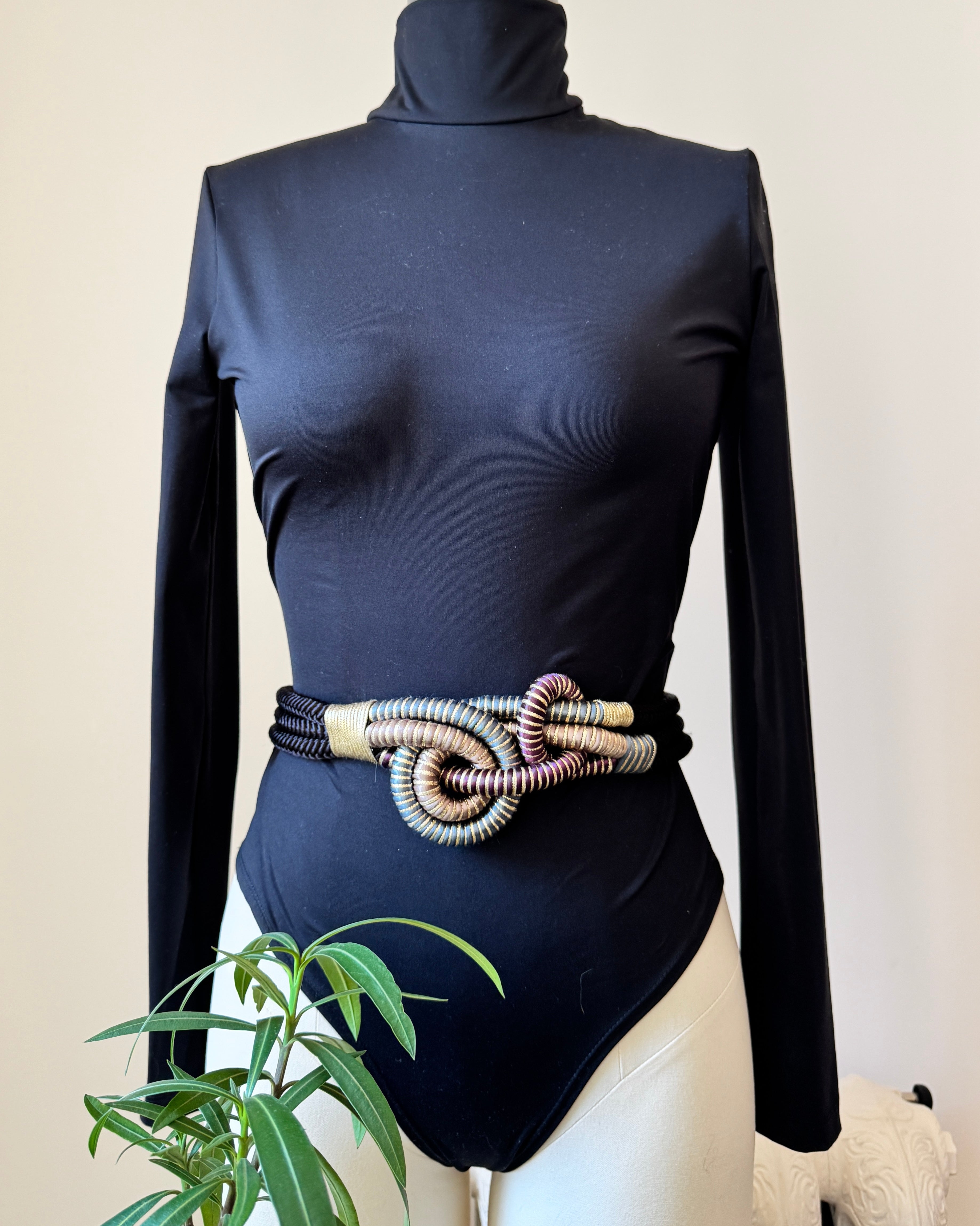 Vintage 1970s Gold and Black Woven Knotted Rope Waist Belt