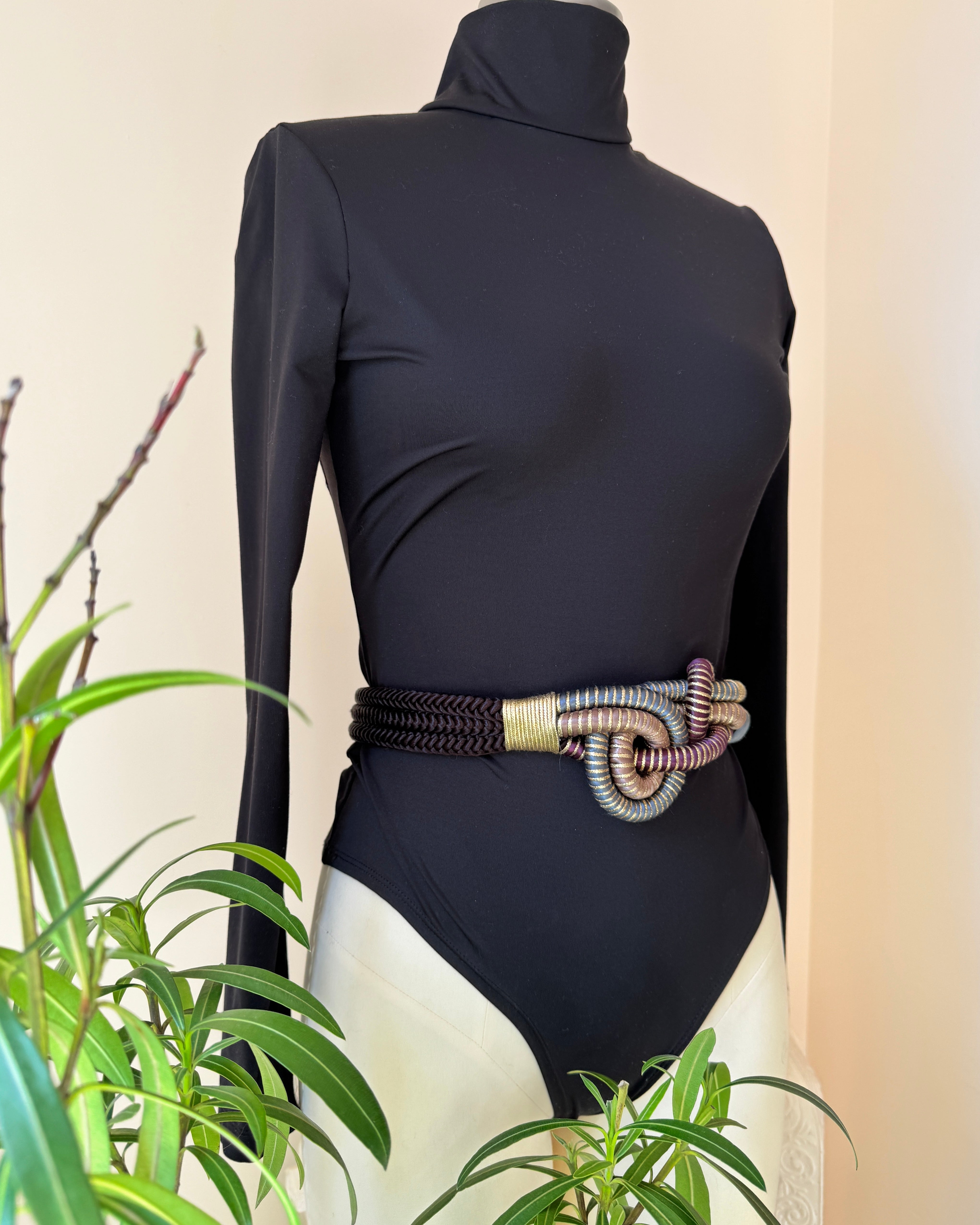 Vintage 1970s Gold and Black Woven Knotted Rope Waist Belt