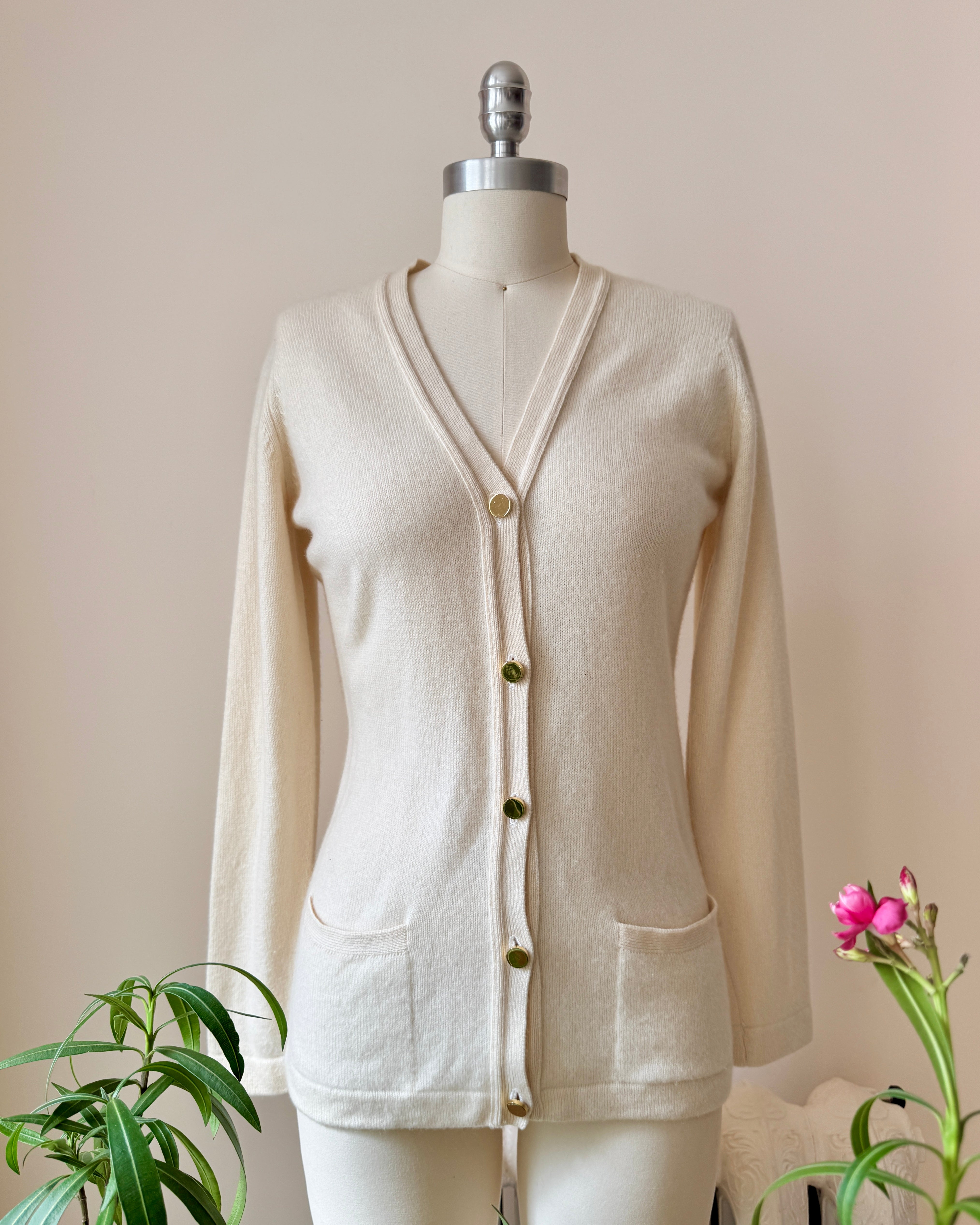 Vintage BALLANTYNE Cream 2ply Double ply 100% Cashmere Cardigan with Pockets and Gold tone Buttons Made in Scotland