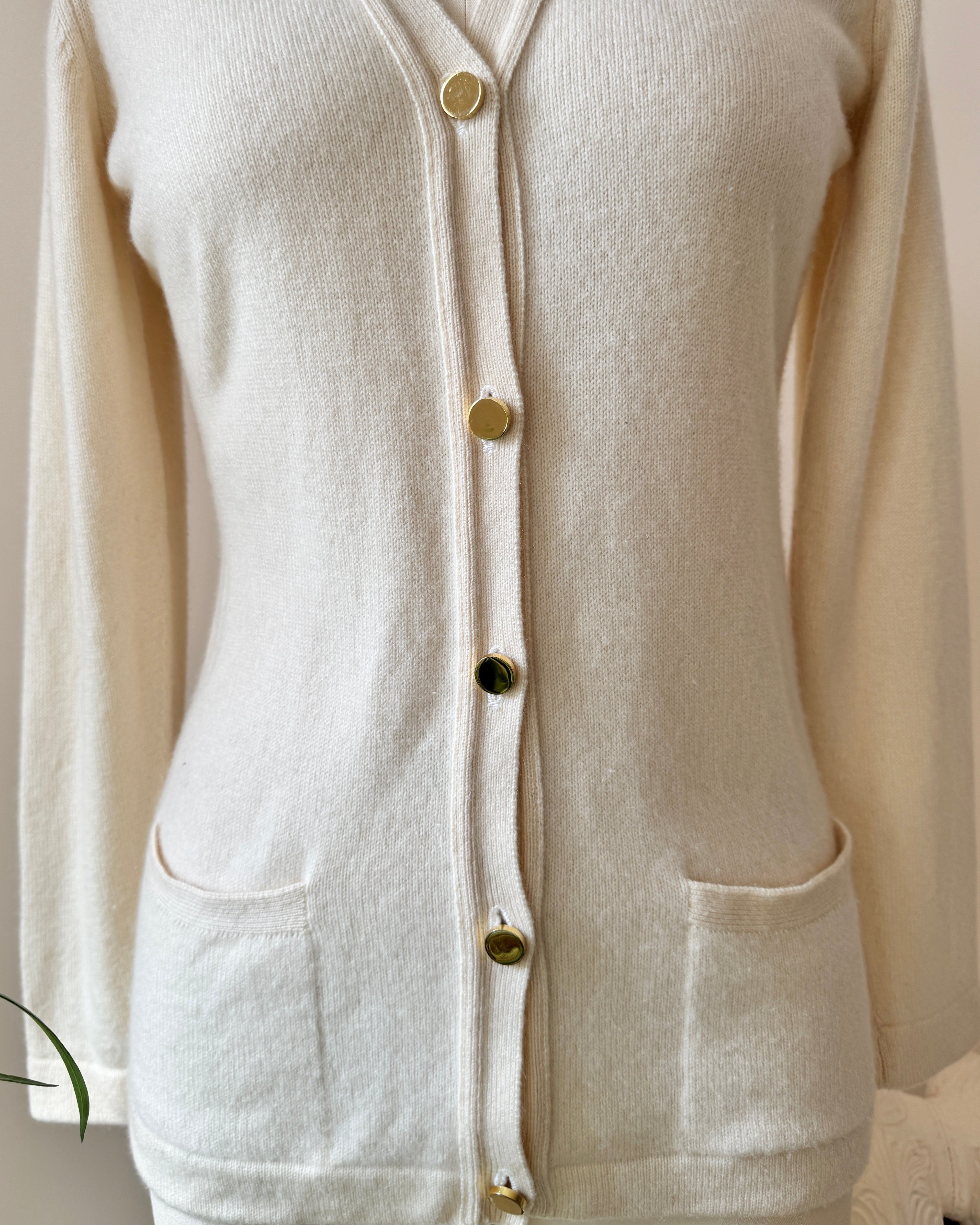 Vintage BALLANTYNE Cream 2ply Double ply 100% Cashmere Cardigan with Pockets and Gold tone Buttons Made in Scotland