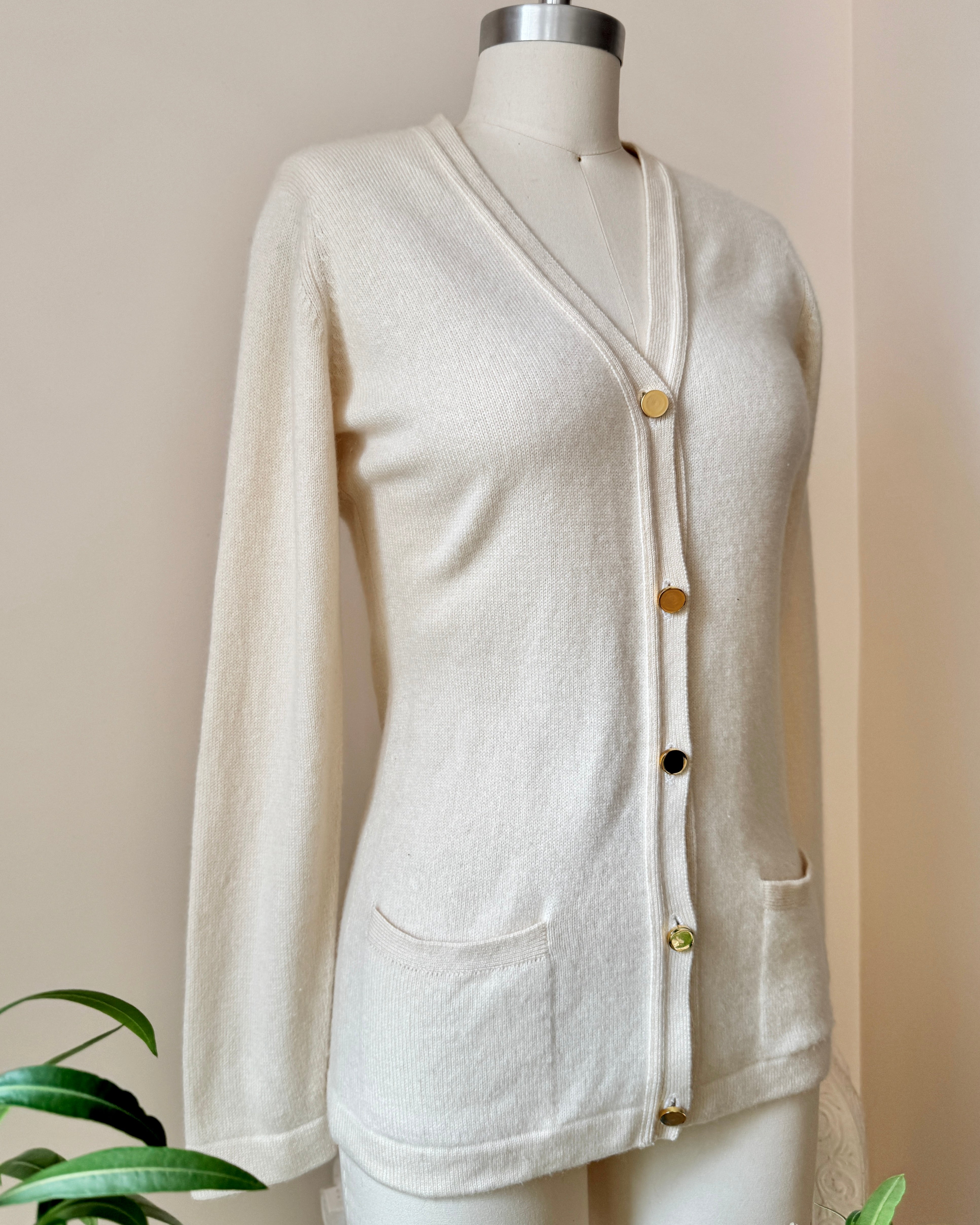 Vintage BALLANTYNE Cream 2ply Double ply 100% Cashmere Cardigan with Pockets and Gold tone Buttons Made in Scotland