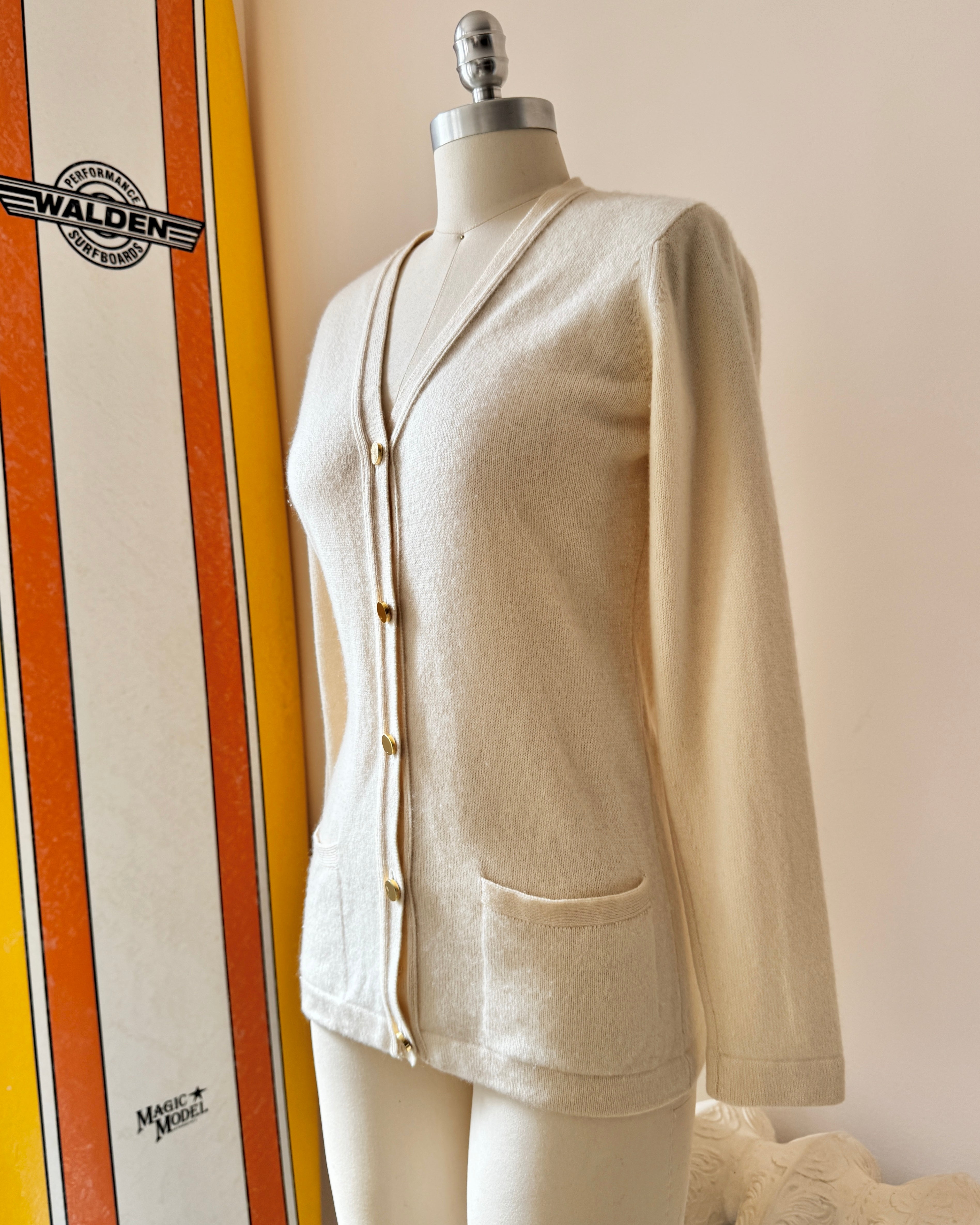 Vintage BALLANTYNE Cream 2ply Double ply 100% Cashmere Cardigan with Pockets and Gold tone Buttons Made in Scotland