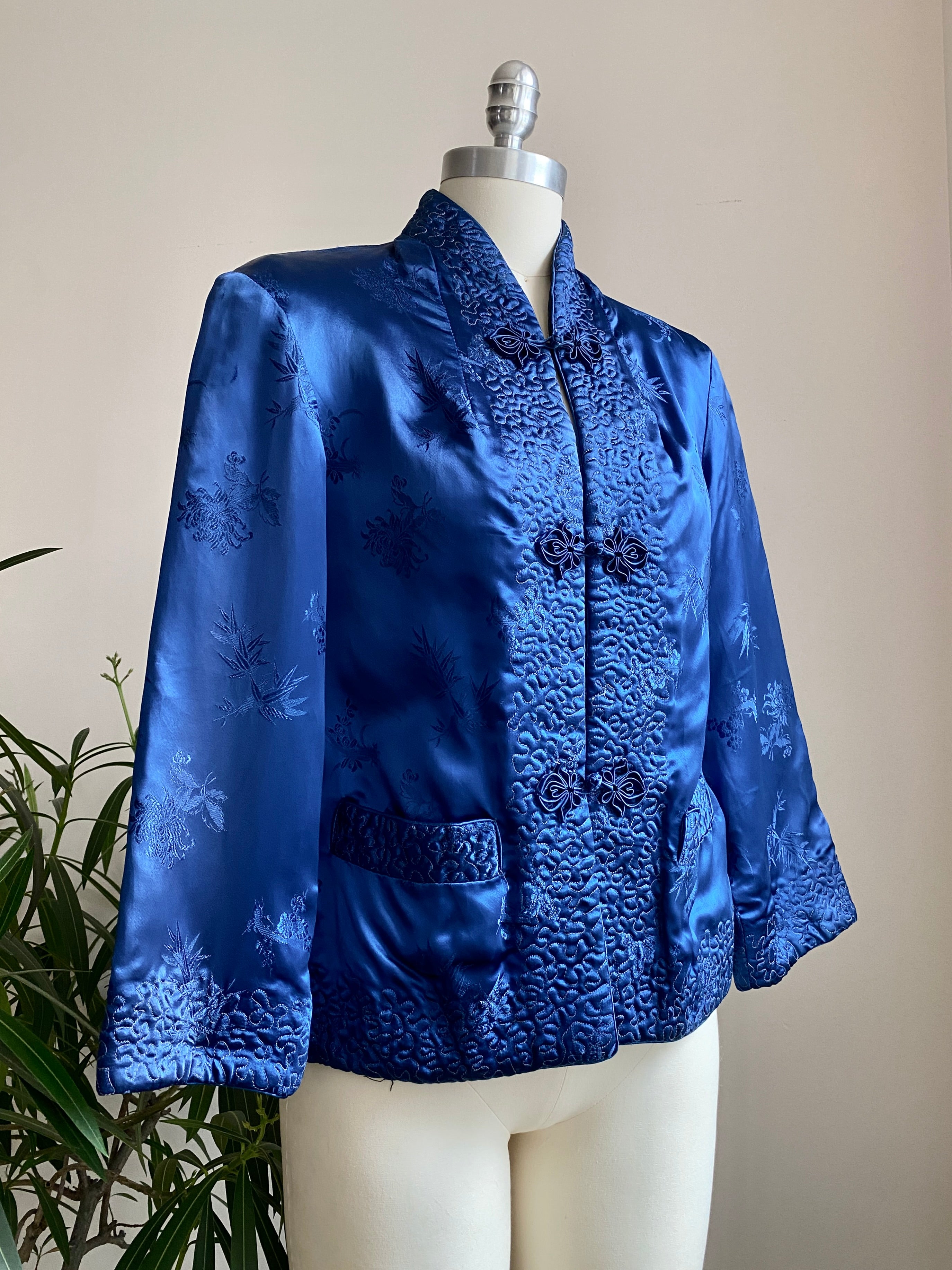 Vintage 1950s Chinese Brocade and Embroidered Navy and Black Padded Silk Satin Reversible Jacket SM