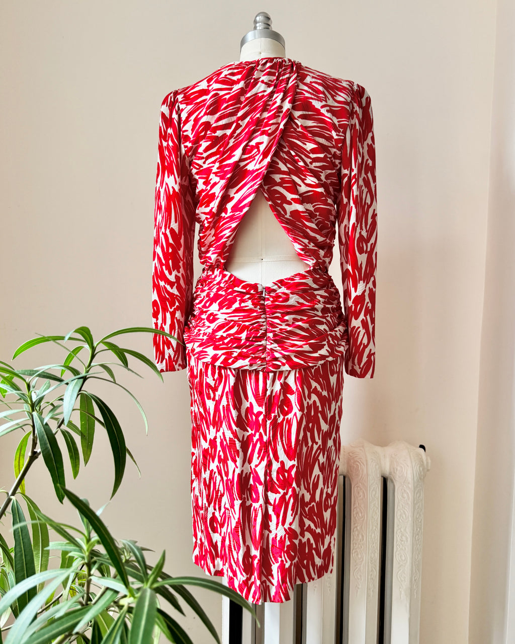 VINTAGE 1980s ADRIANNA PAPELL Silk Red and White Leaf Print Dress with Gathered Waist and Back Draped Opening