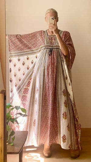 VINTAGE 1970s Indian Cotton Block Print Maxi Dress Caftan Dress with Angel Sleeves S M L