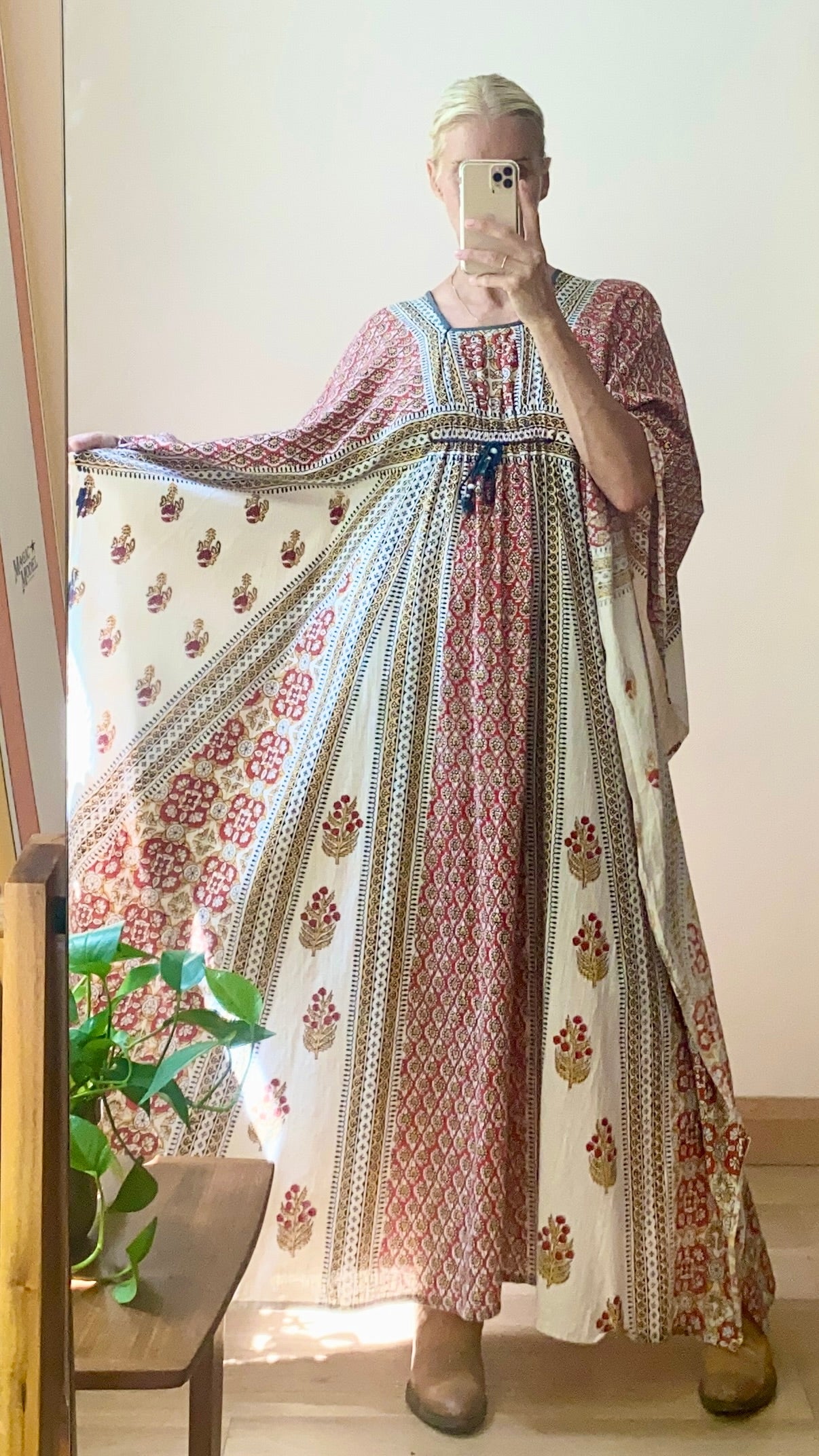 VINTAGE 1970s Indian Cotton Block Print Maxi Dress Caftan Dress with Angel Sleeves S M L