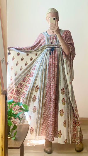 VINTAGE 1970s Indian Cotton Block Print Maxi Dress Caftan Dress with Angel Sleeves S M L