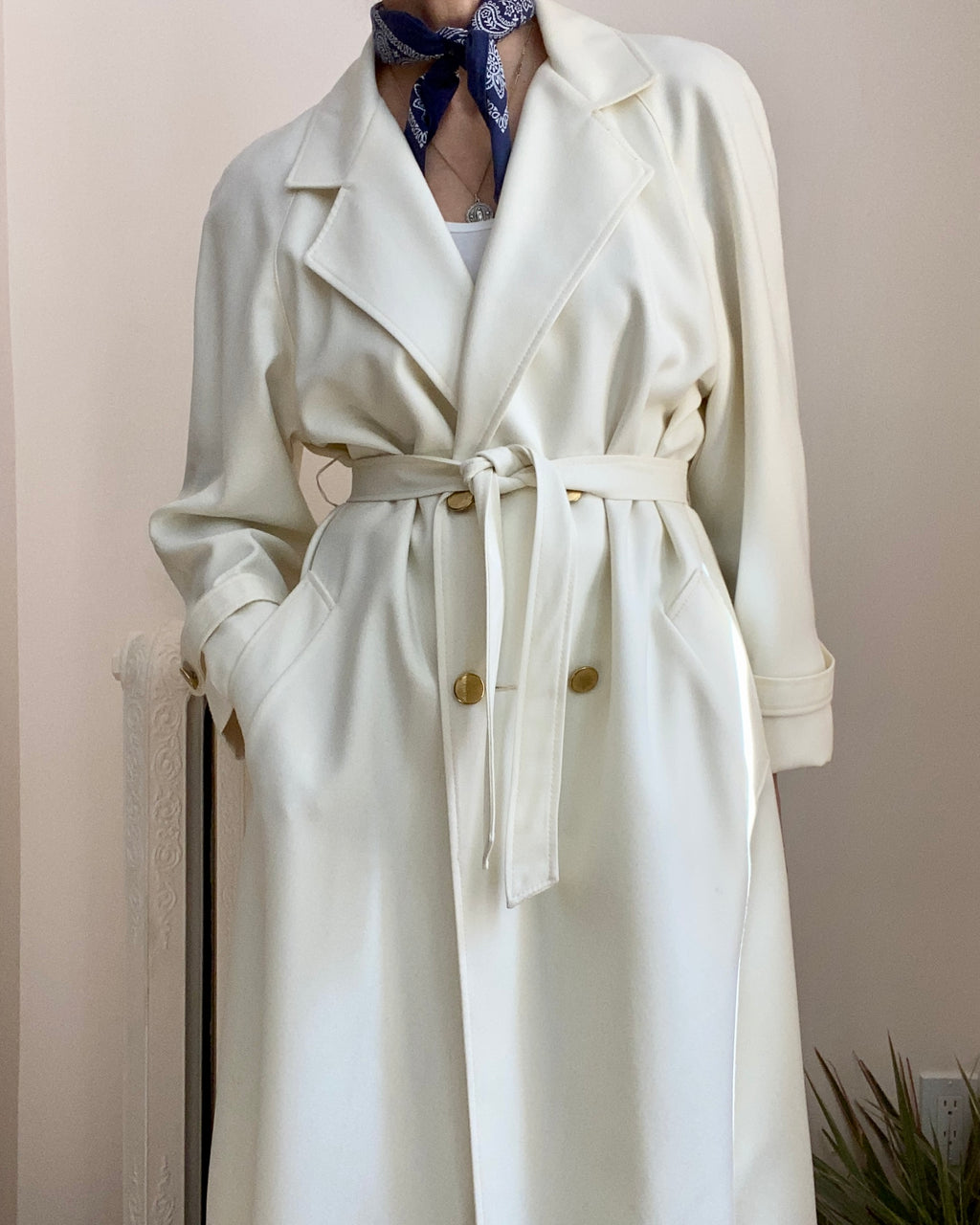 Vintage 1980s High End Ivory 100% Pure Gabardine Light Weight Wool Belted Coat  M L