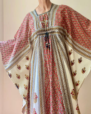 VINTAGE 1970s Indian Cotton Block Print Maxi Dress Caftan Dress with Angel Sleeves S M L