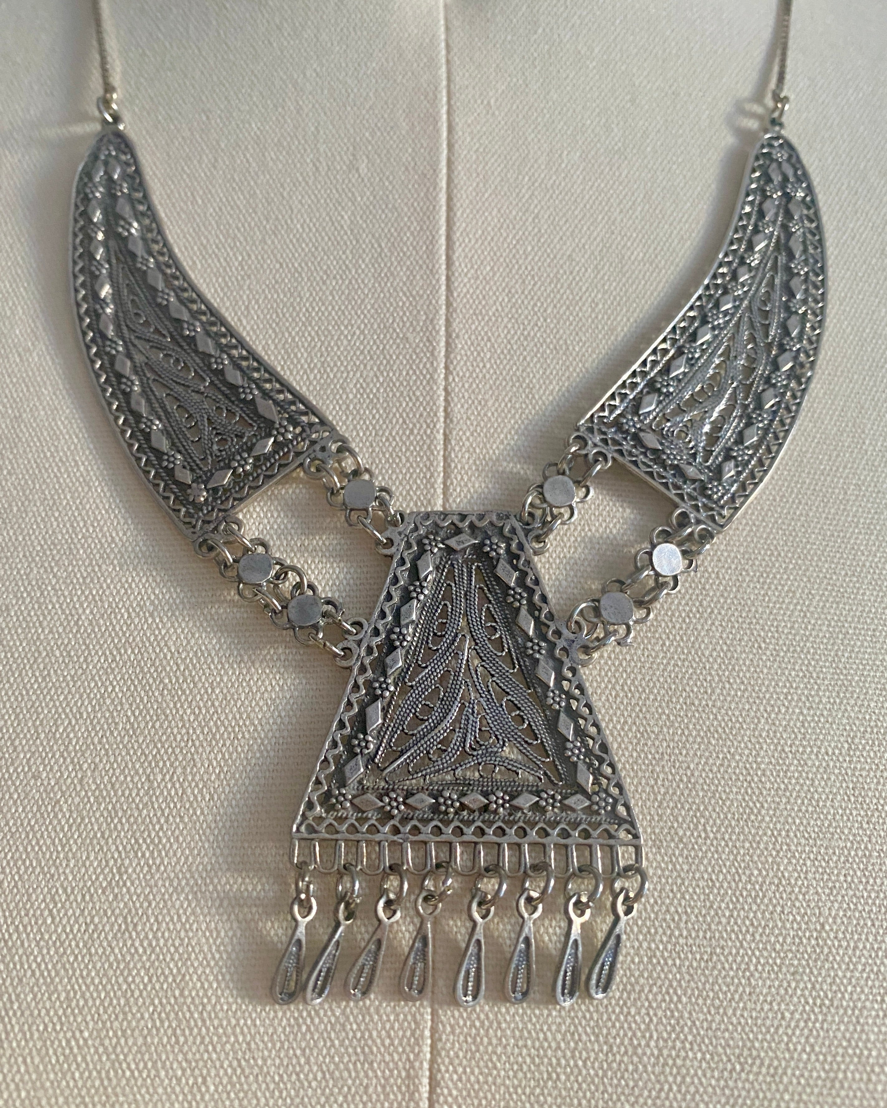 Vintage 1970s Sterling Silver Lace Filigree Necklace