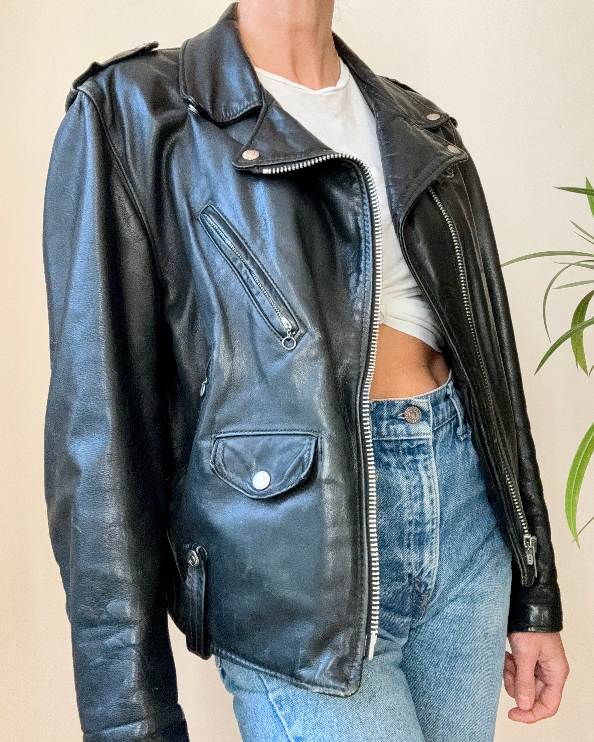Vintage 1980s Black SCHOTT PERFECTO 115 Biker Motorcycle Heavy Weight Leather Jacket with Lace Ups and Logo Snaps 44 Made in USA