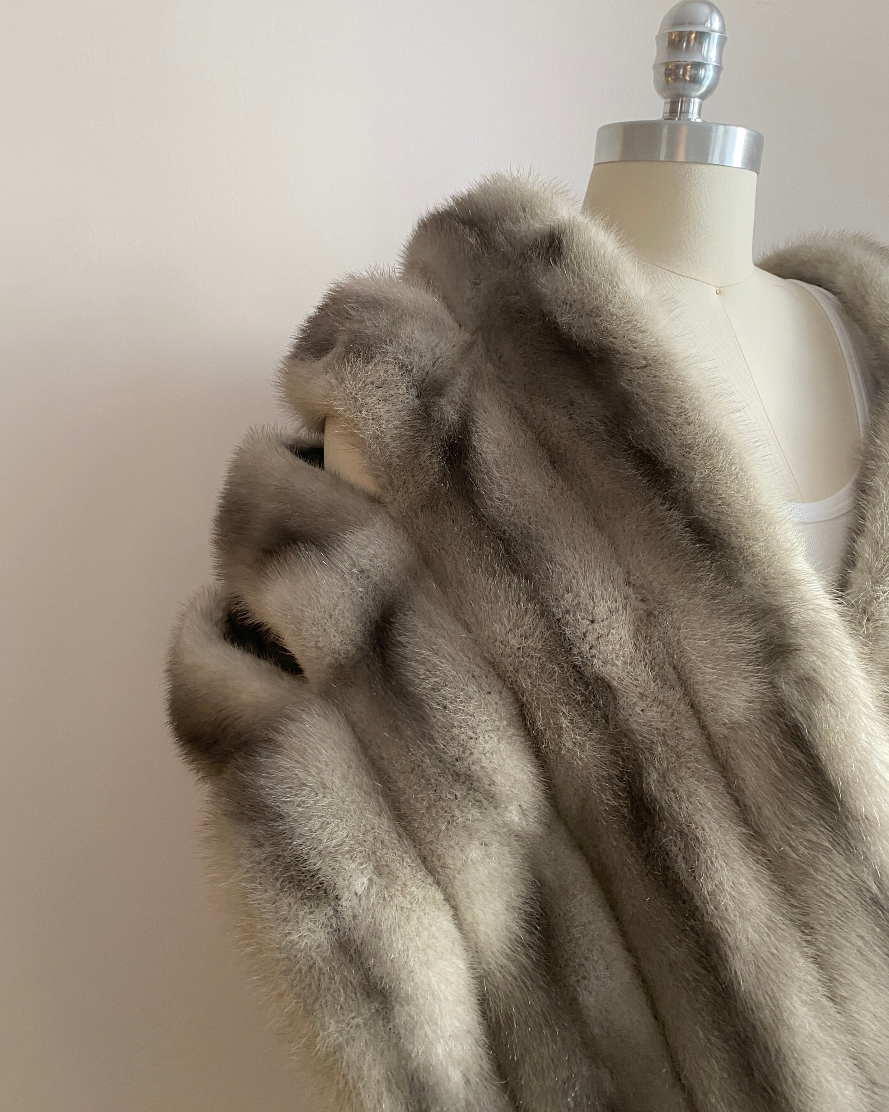 Vintage Mink Fur Shawl Stole Cape Jacket Silver / Lutetia / Aleutian