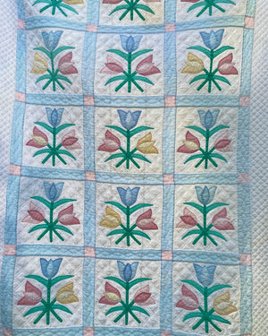 Vintage ARCH QUILTS Tulip Applique and Patchwork Quilt