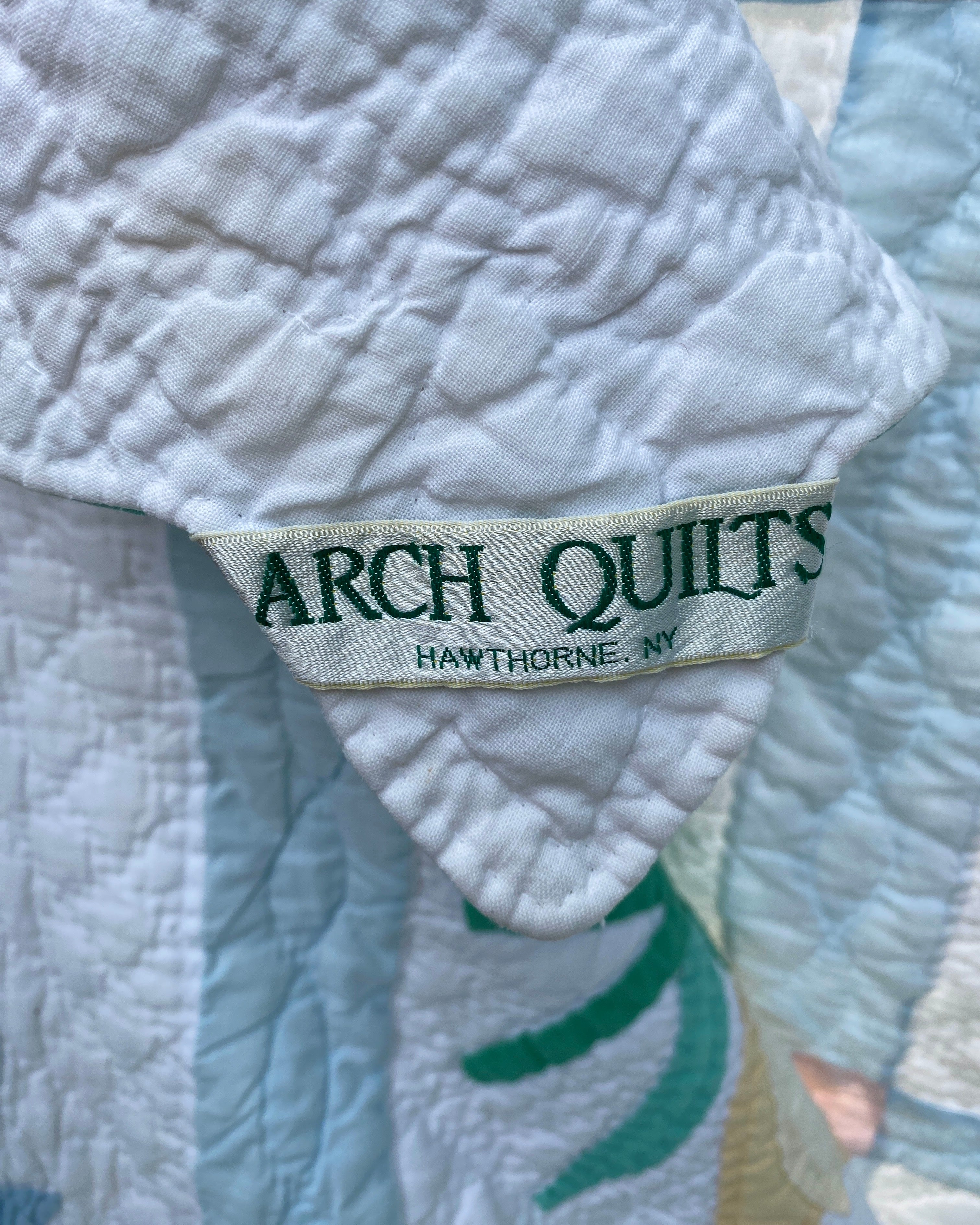 Vintage ARCH QUILTS Tulip Applique and Patchwork Quilt