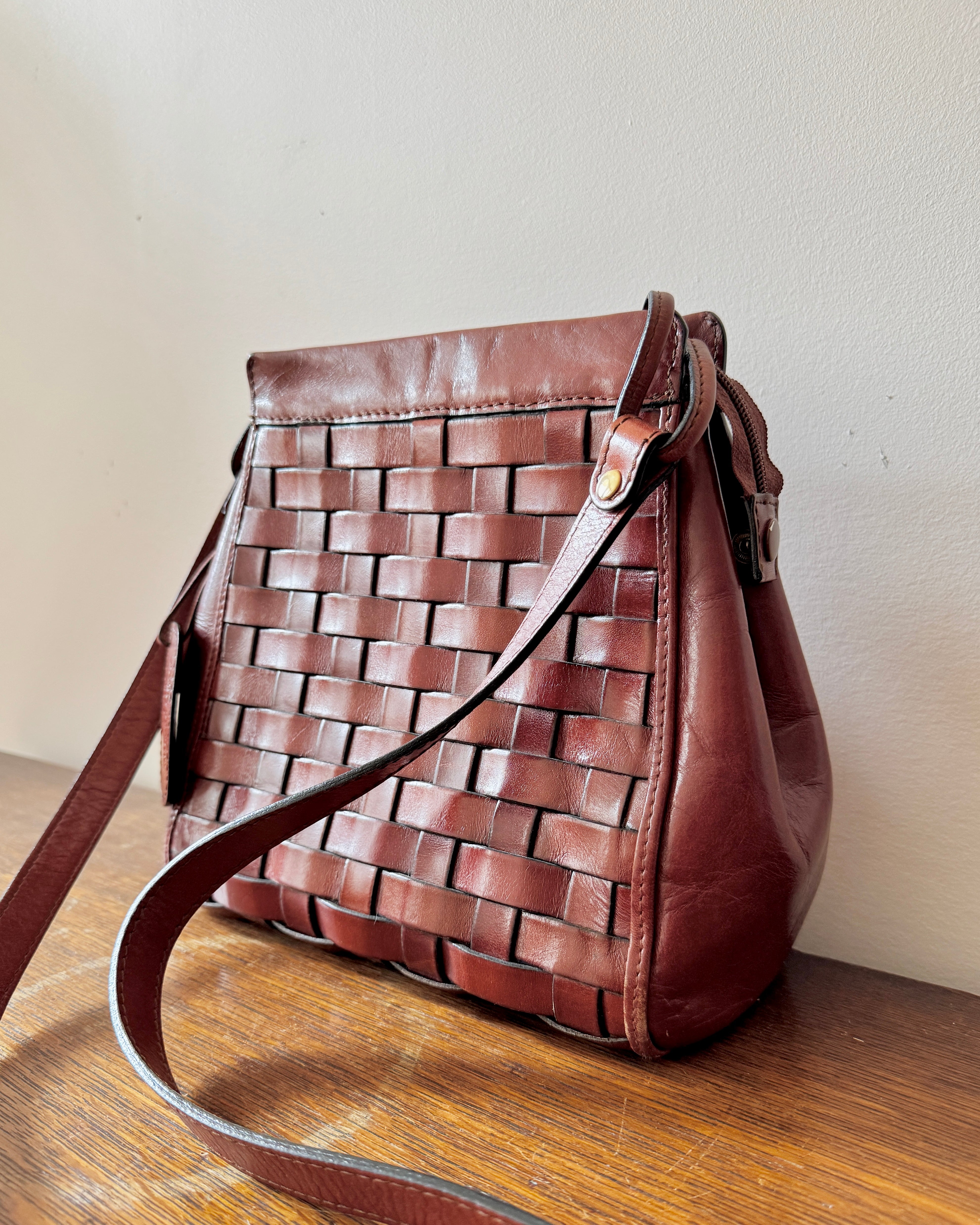 Vintage Etienne Aigner Tan Leather Basket Weave Shoulder Cross Body Bag