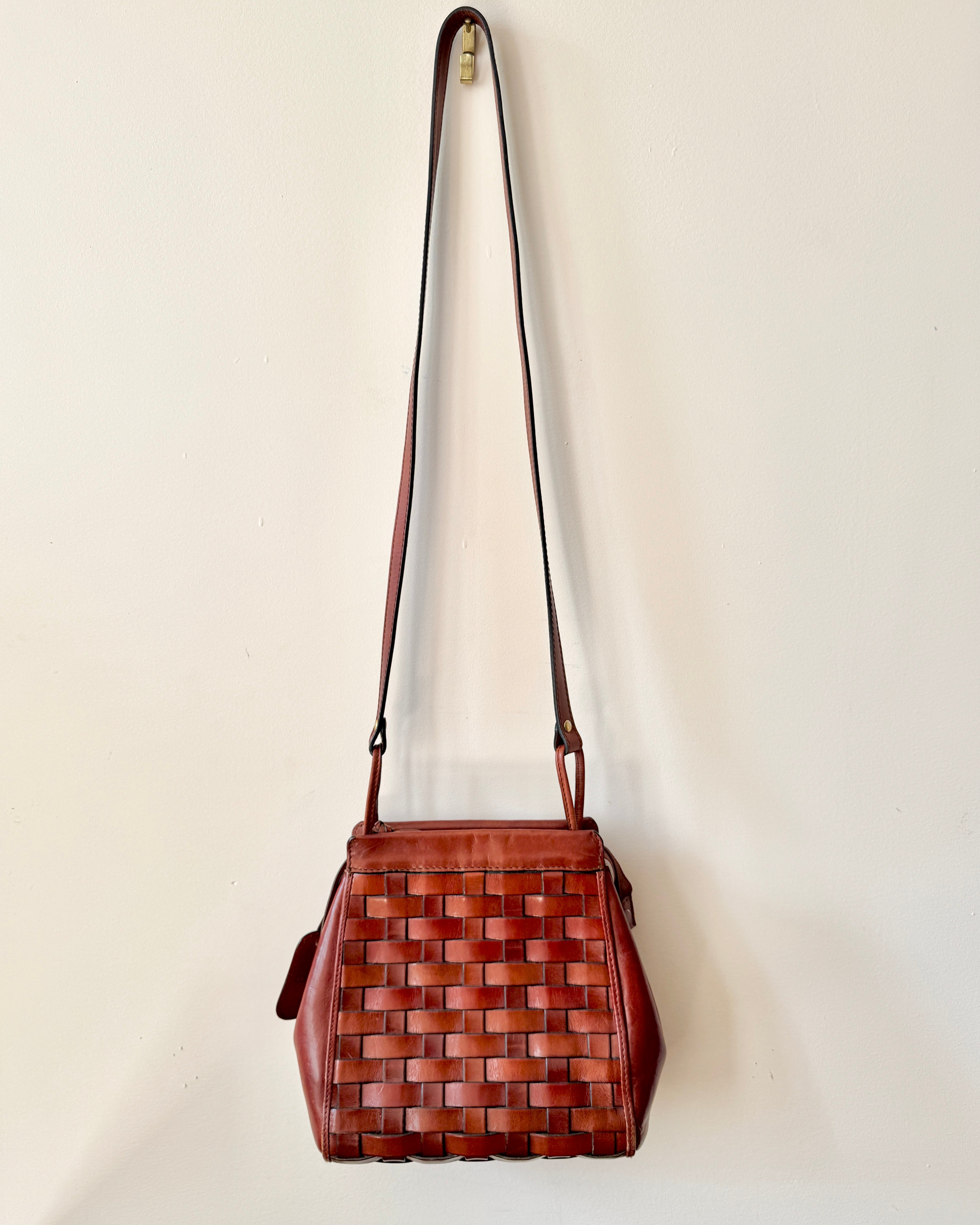 Vintage Etienne Aigner Tan Leather Basket Weave Shoulder Cross Body Bag