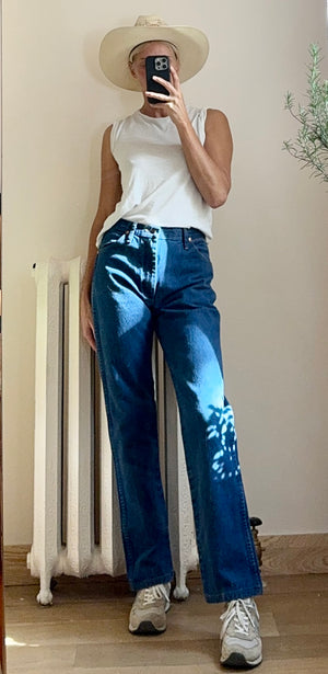 Vintage Wrangler 1990s High Waist Straight Leg Dark Blue Wash Jeans 30