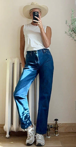 Vintage Wrangler 1990s High Waist Straight Leg Dark Blue Wash Jeans 30