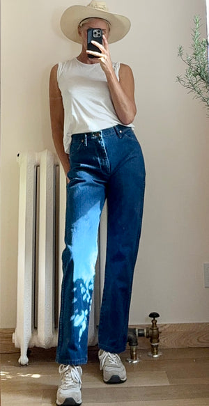 Vintage Wrangler 1990s High Waist Straight Leg Dark Blue Wash Jeans 30