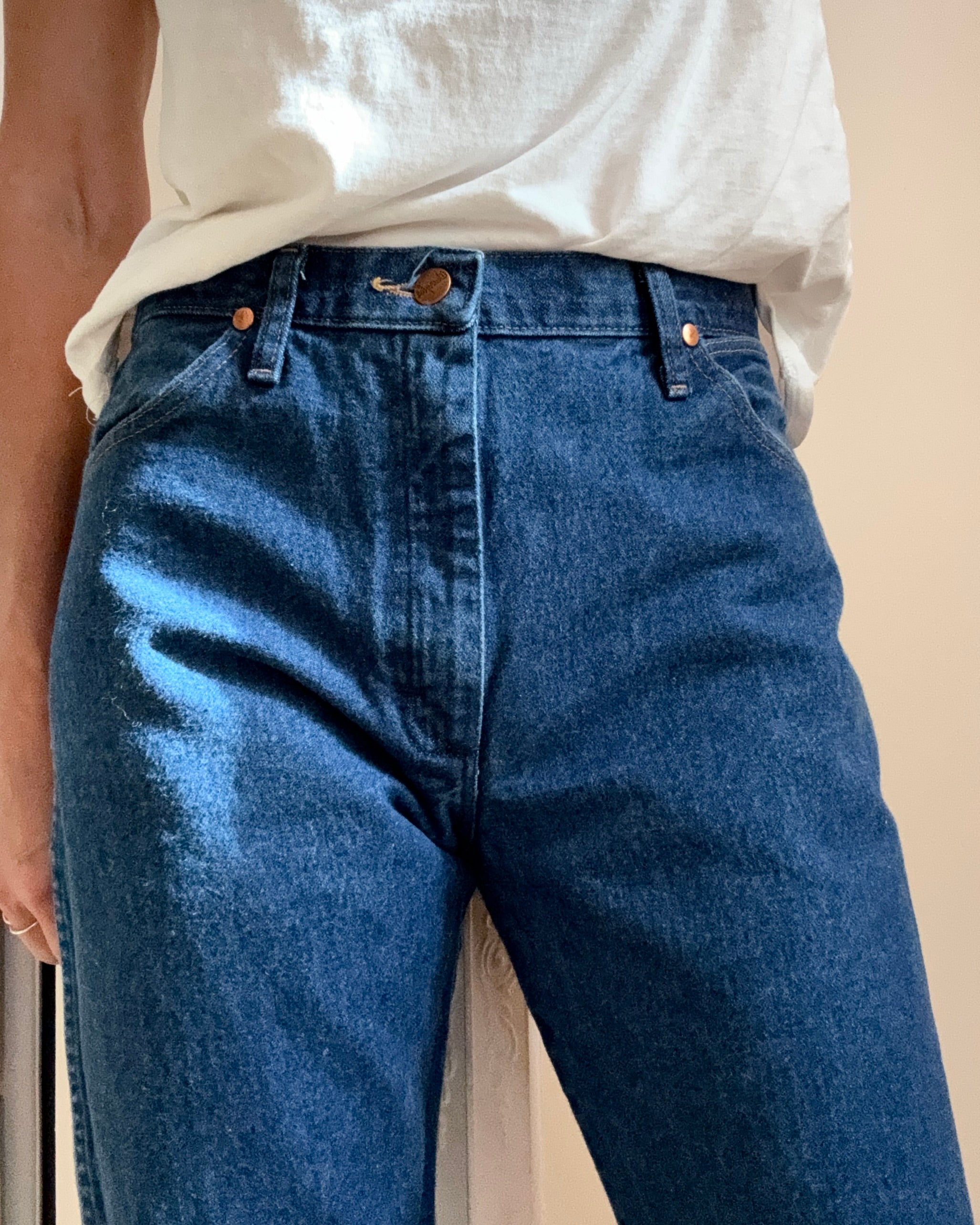 Vintage Wrangler 1990s High Waist Straight Leg Dark Blue Wash Jeans 30