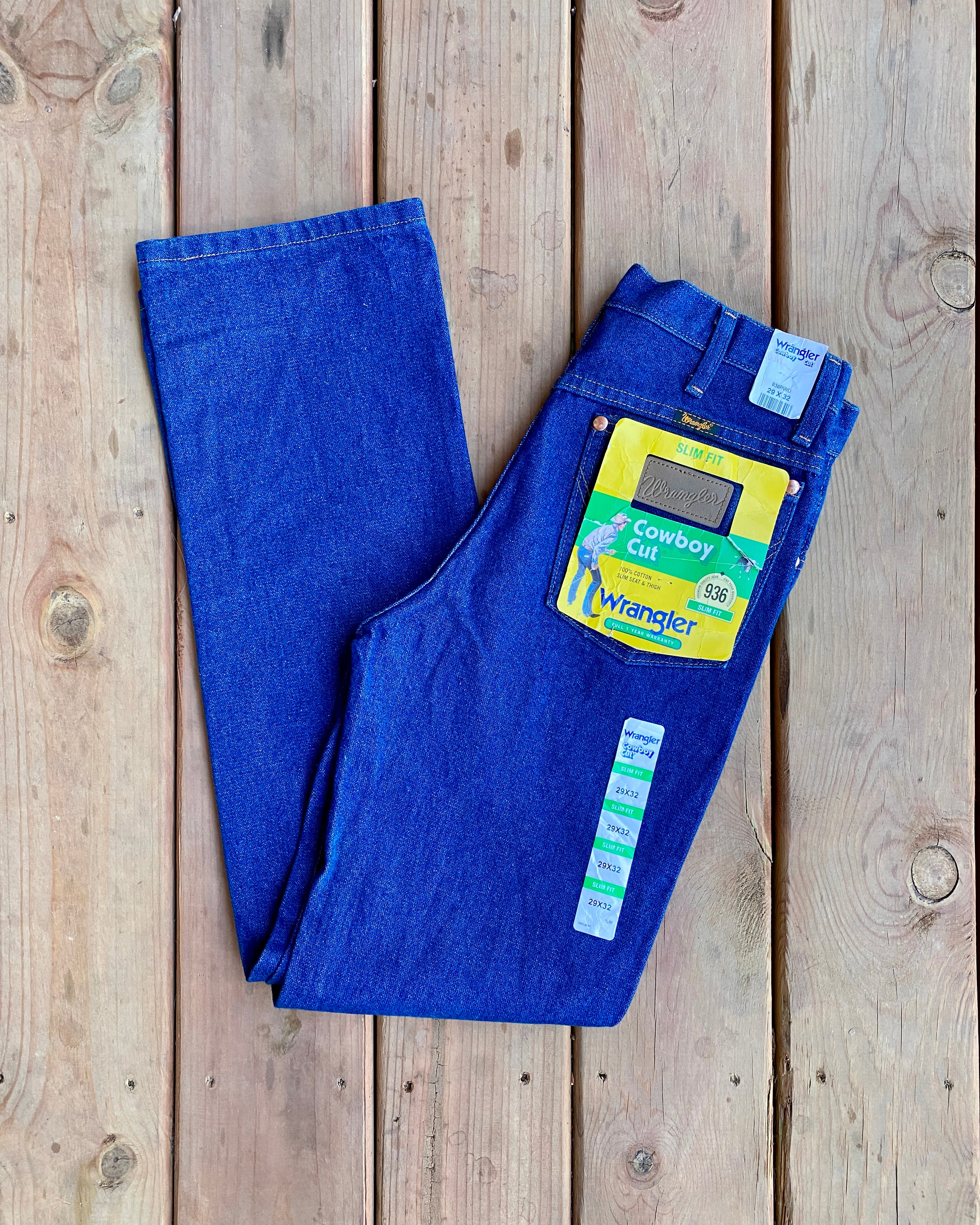 Vintage 1990s Deadstock Bootcut Cut Wrangler Raw Dark Blue Wash Jeans size 29