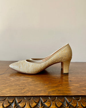 Vintage 1970s Deadstock Del Grande VOGUE SHOE SHOP Square Toe Silver & Gold Brocade Pumps Shoes 8