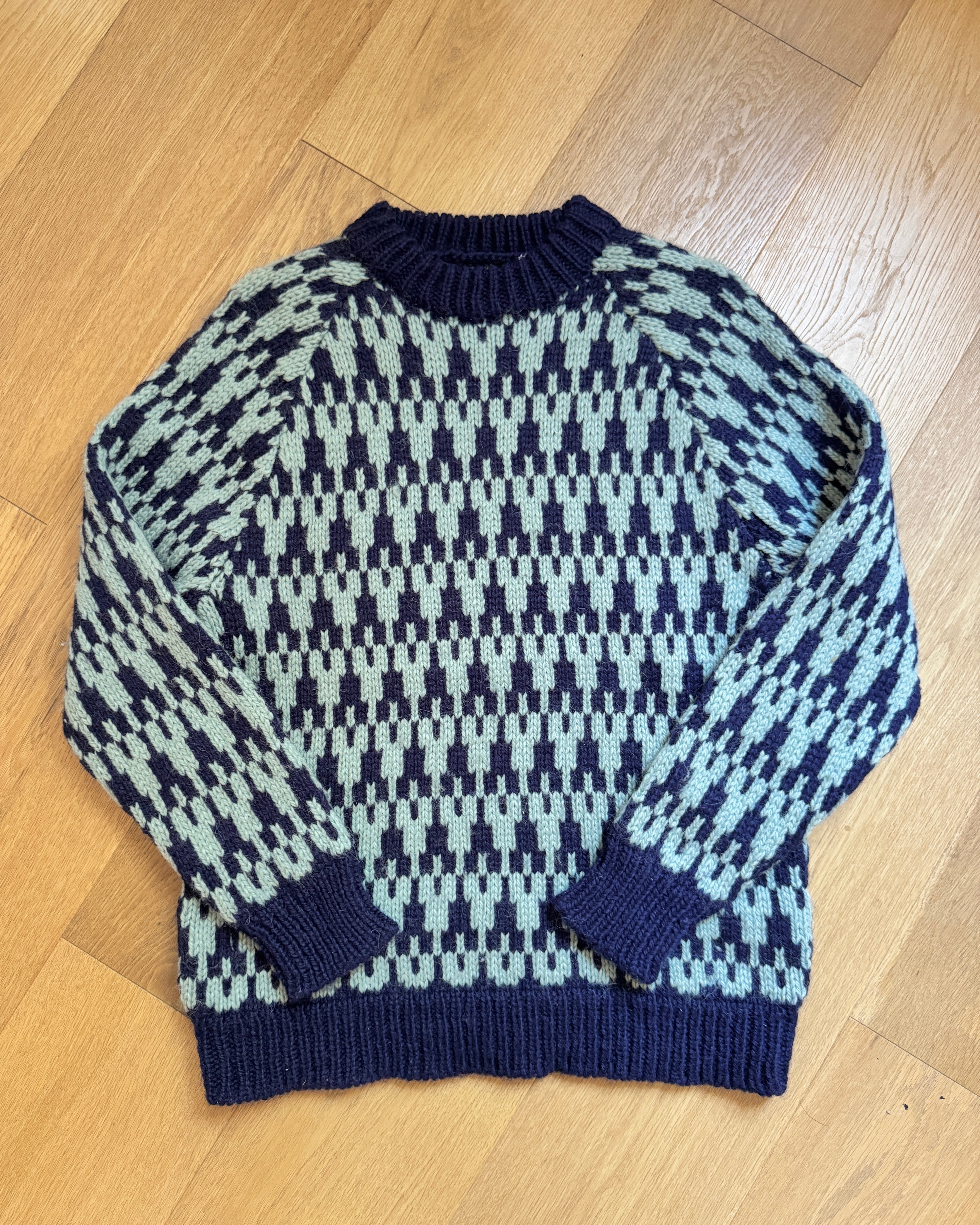 Vintage Hand knit Pure Wool Knit Sweater by CALARY Blue Mosaic Houndstooth Pattern Size M Made in Ireland