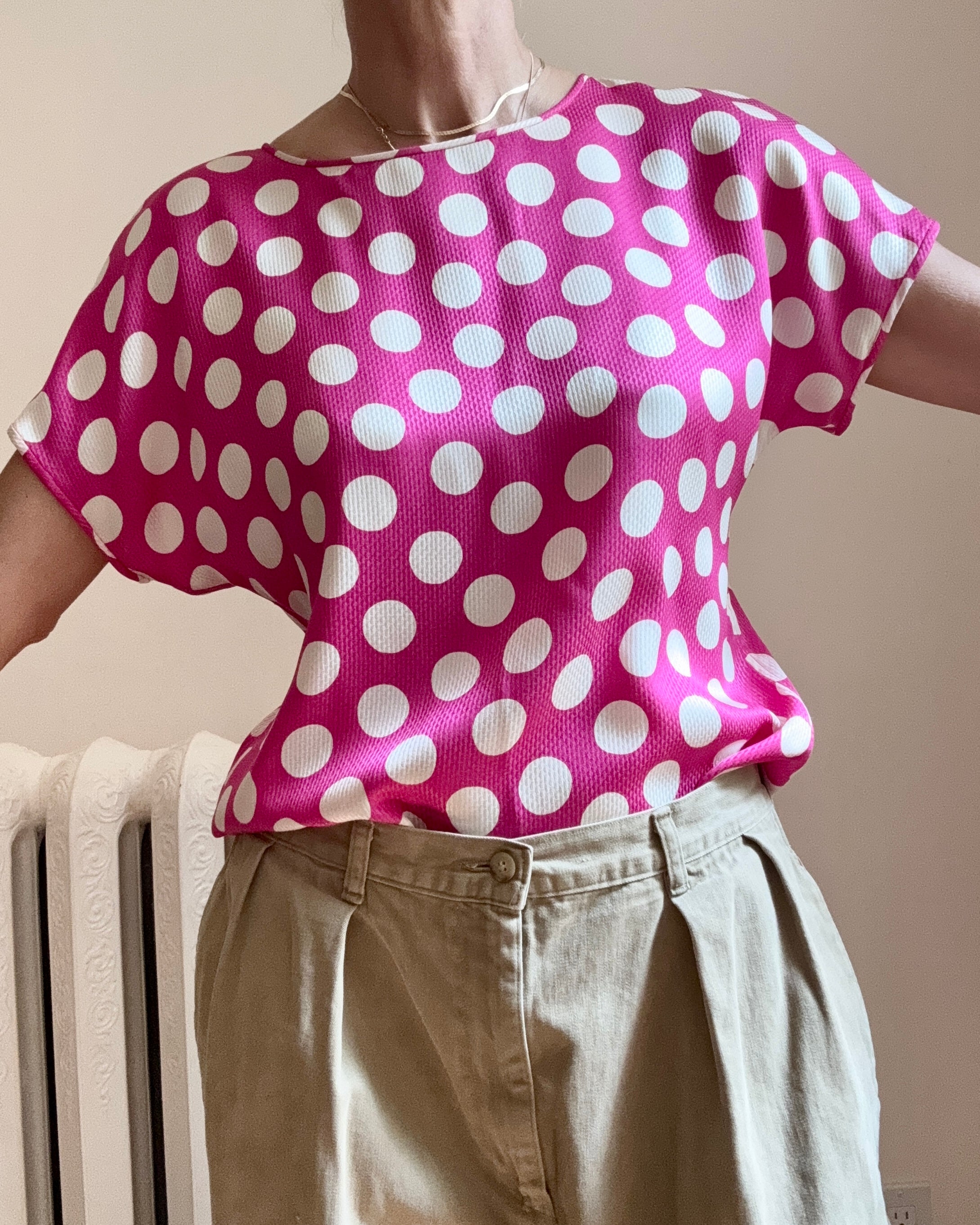 Vintage 1980s PARALLELE by EMANUEL UNGARO 100% Silk Hot Pink and Ivory Polka Dot Short Sleeve Blouse Size M or L
