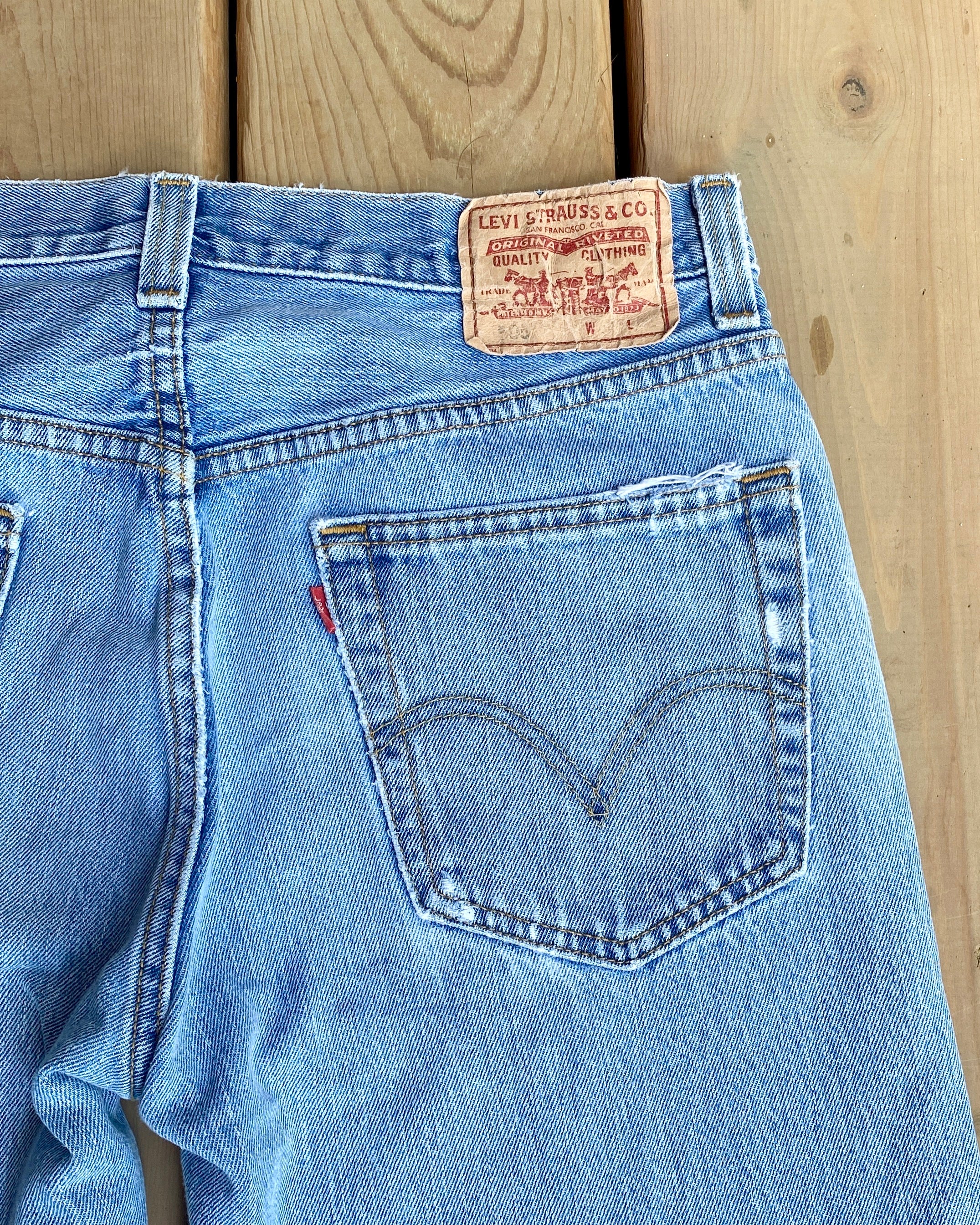 Vintage 1990s Levis 505 Regular Fit Light Wash Jeans size 33