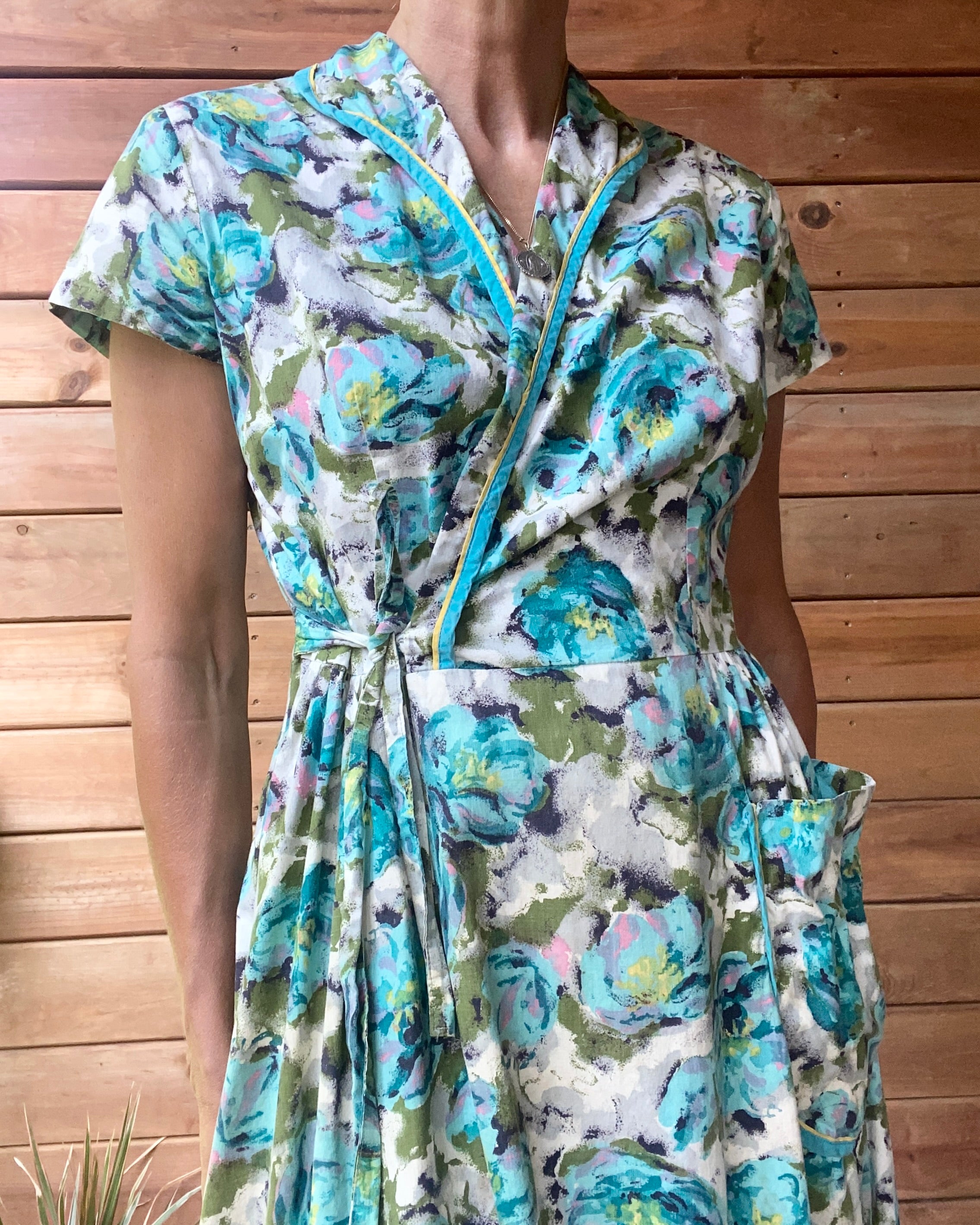 Vintage 1940s Cotton Floral House Dress M