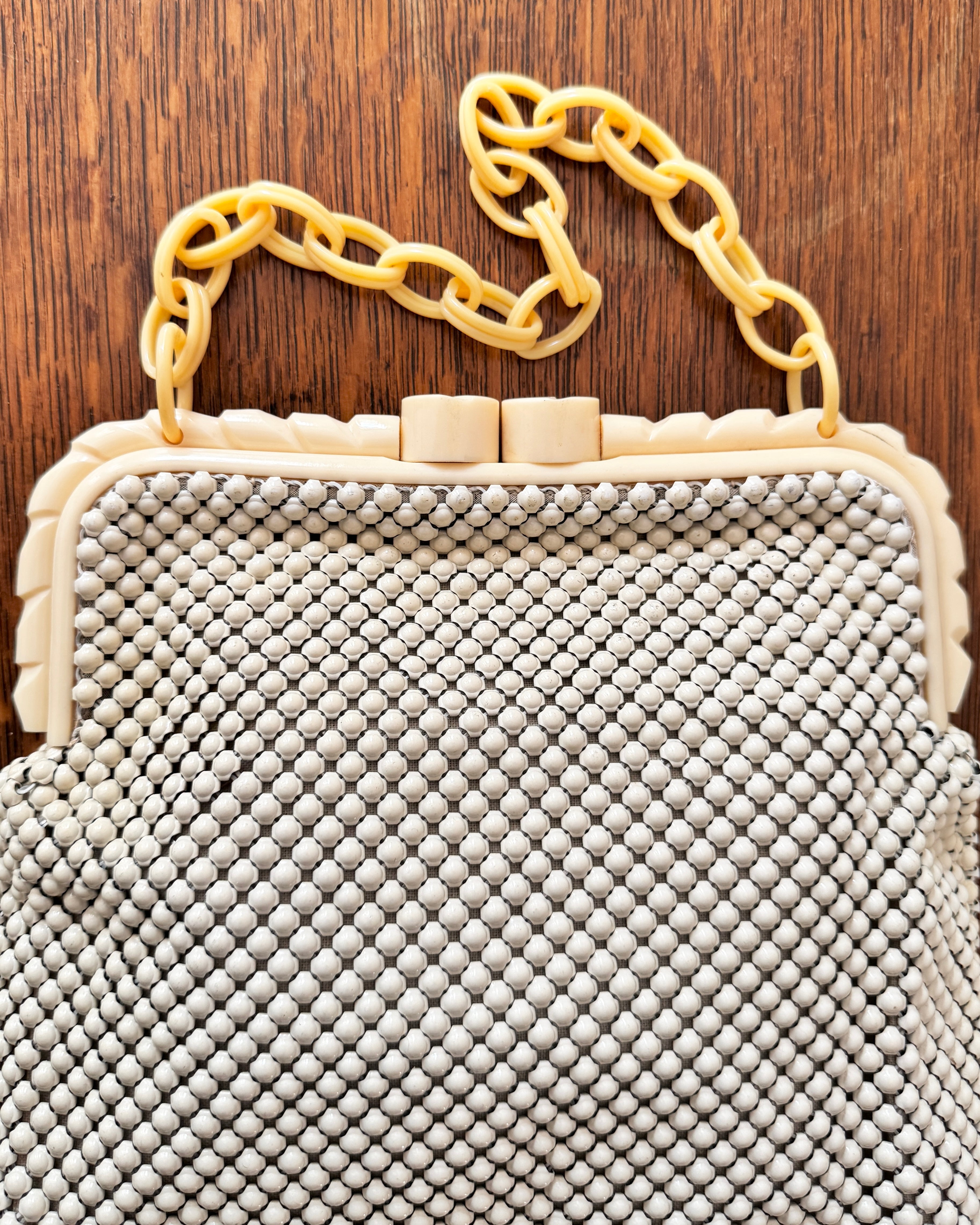 Vintage 1940s Whiting and Davis Cream Metal Mesh With Bakelite Clasp and Chain Handle Strap Handle Bag Made in USA